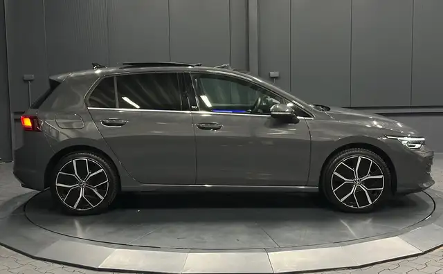 Volkswagen Golf view 6