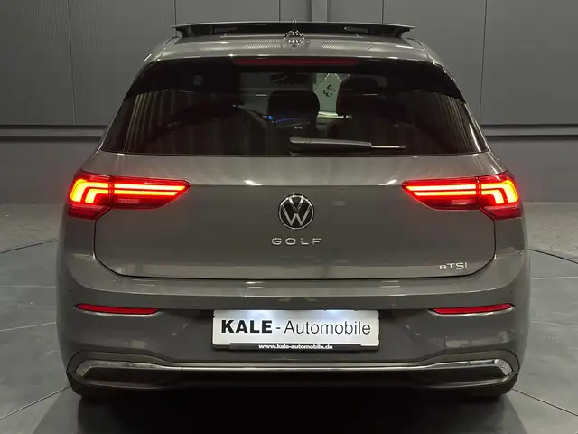 Volkswagen Golf view 4