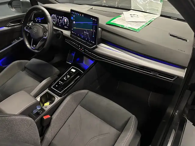 Volkswagen Golf view 12