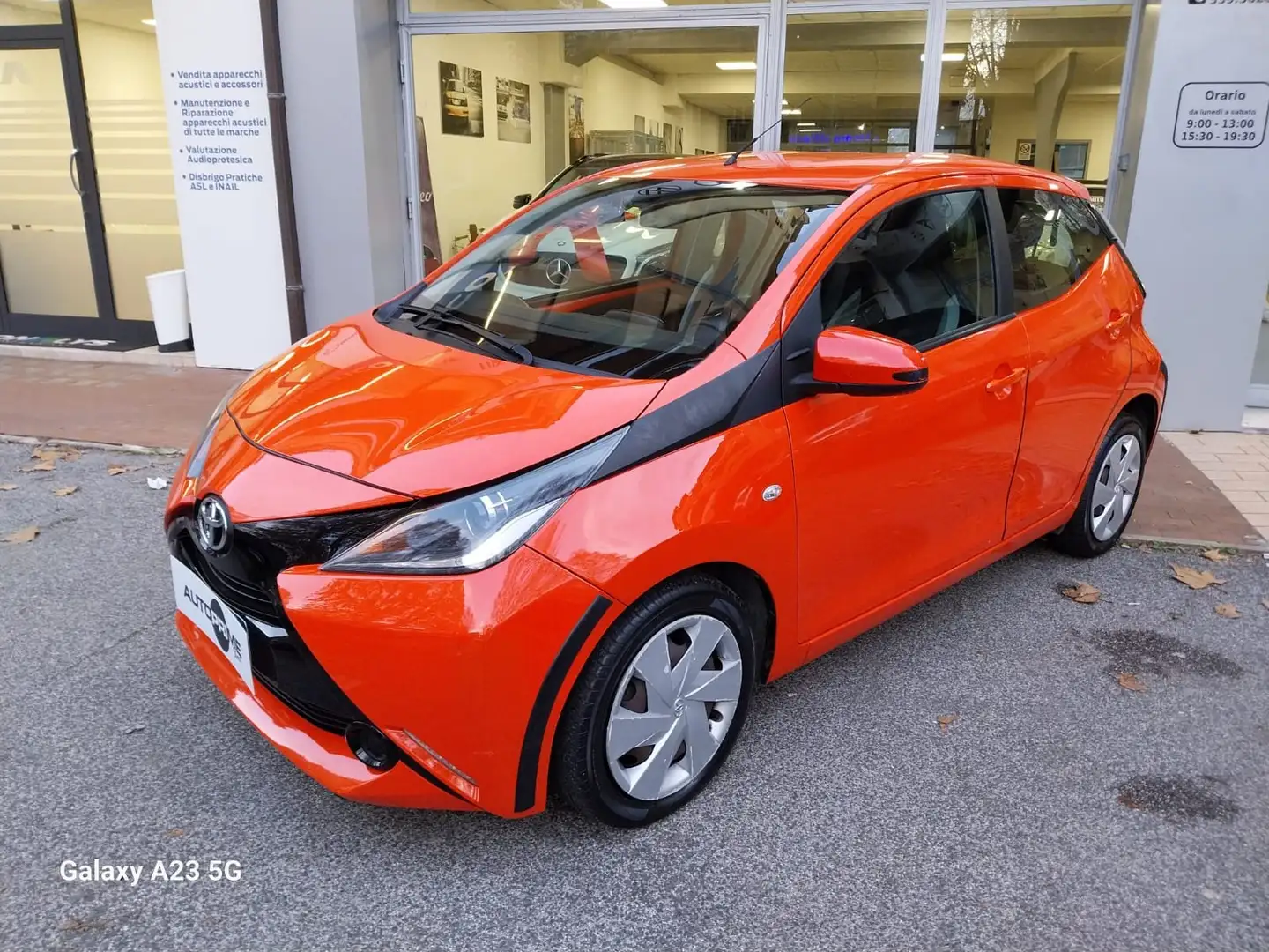 Toyota Aygo 1.0 XPlay Narancs - 1