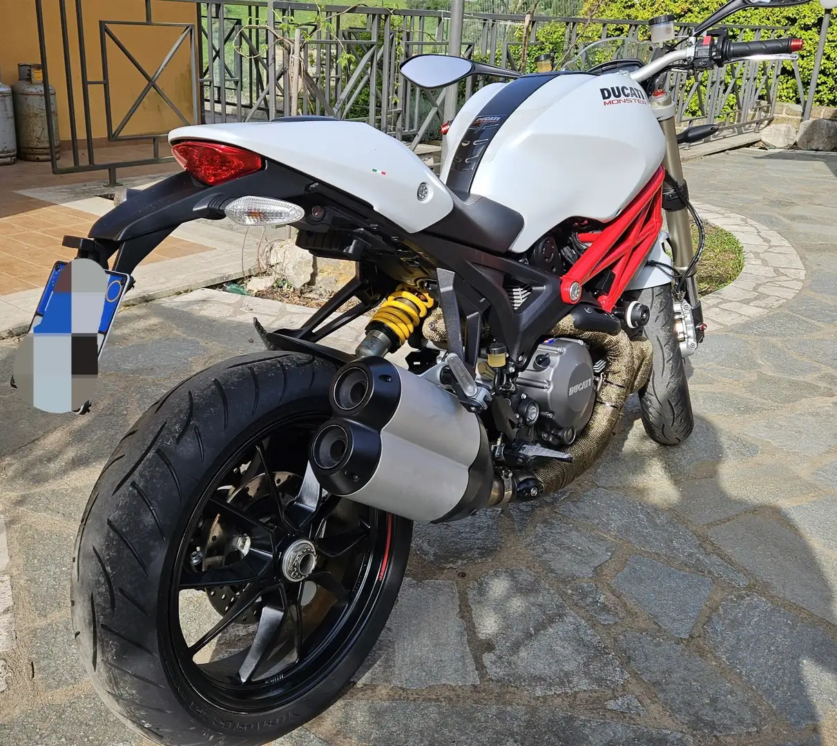 Ducati Monster 1100 EVO ABS Traction control White - 2