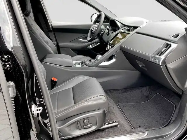 Jaguar E-Pace view 3