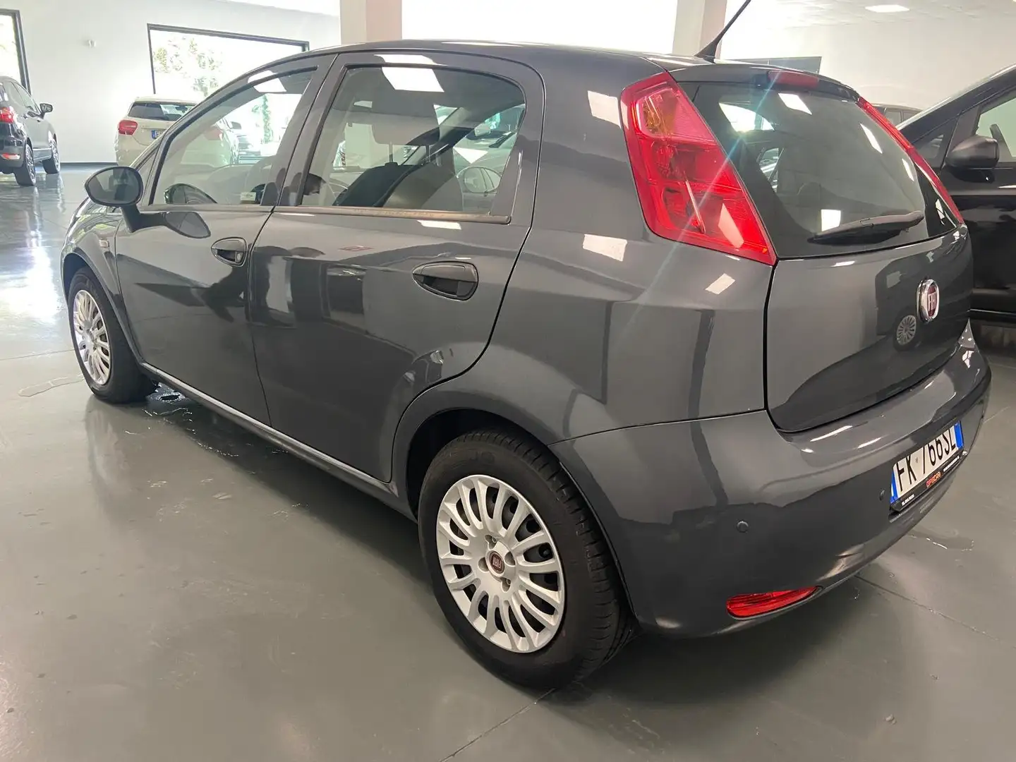 Fiat Punto Punto III 2012 5p 1.3 mjt Street s Gris - 2