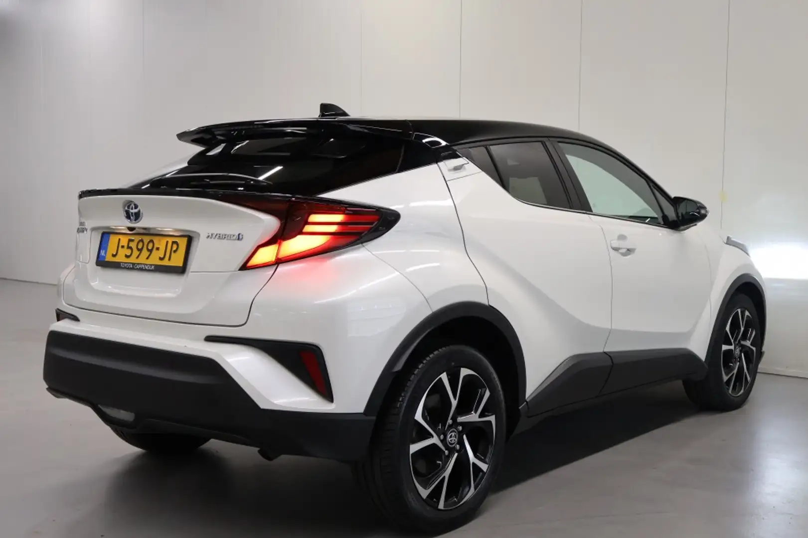 Toyota C-HR 1.8 Hybrid First Edition Bianco - 2