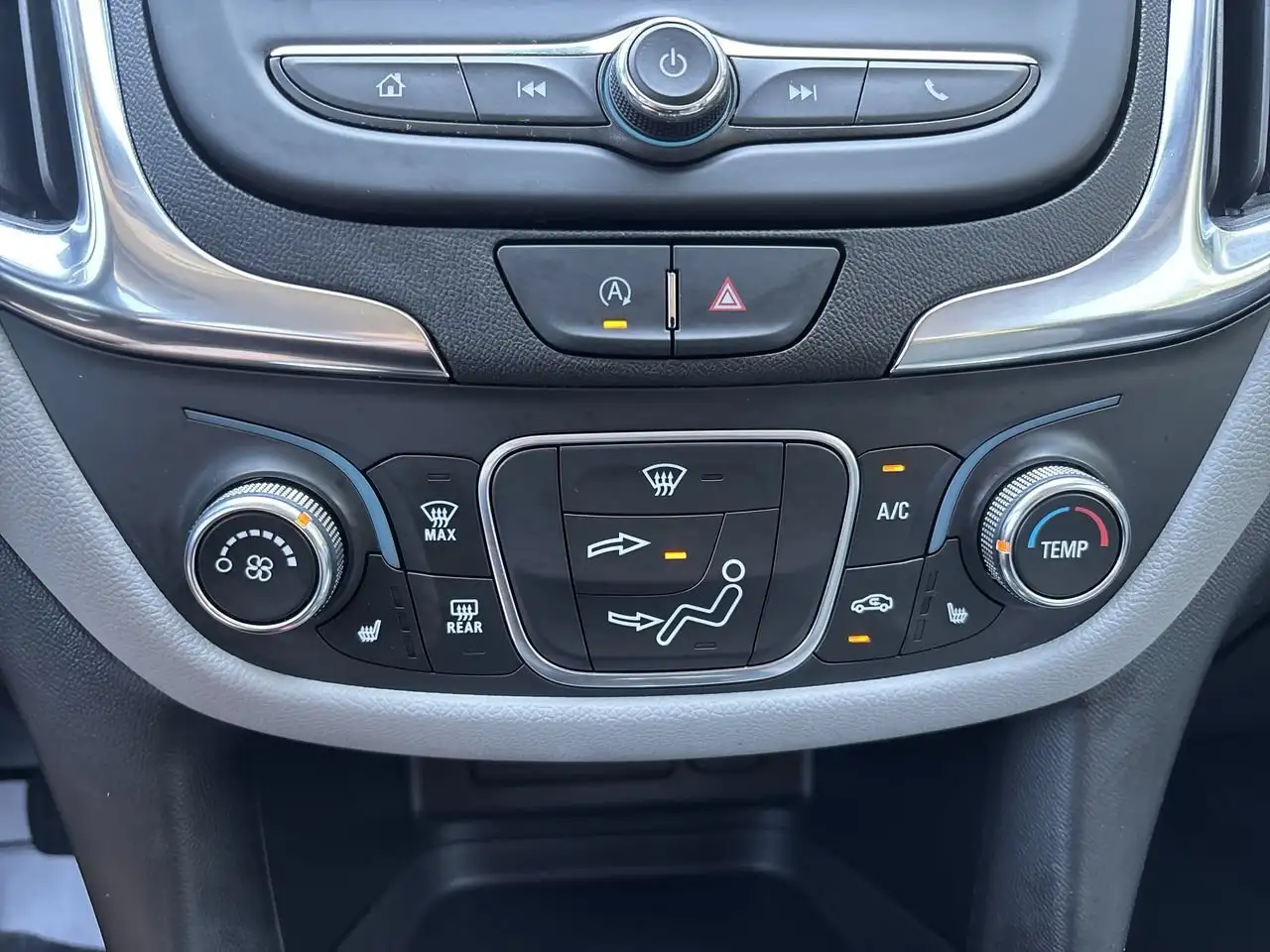 Chevrolet Equinox photo Chevrolet Equinox
