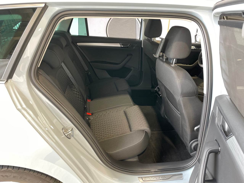 Skoda Superb Combi 2.0 TDI Ambition Virtual AHK ACC — photo 11