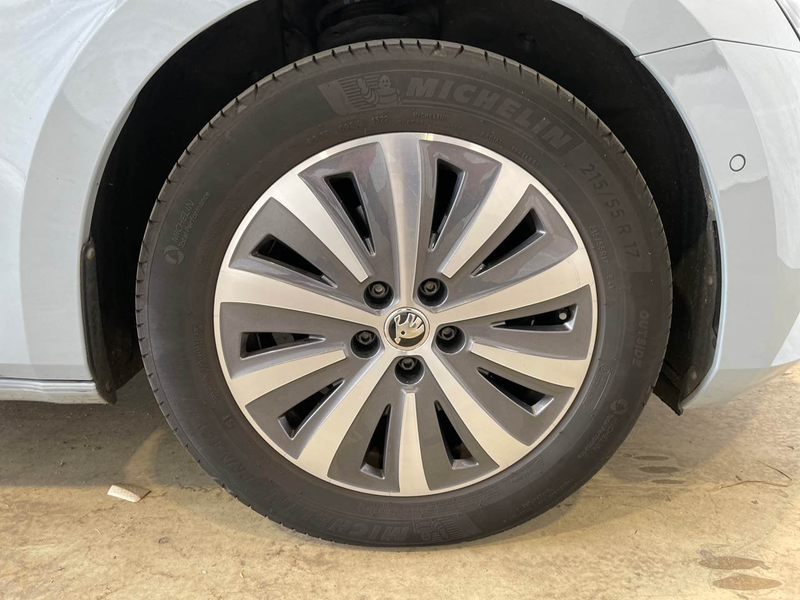 Skoda Superb Combi 2.0 TDI Ambition Virtual AHK ACC — photo 12