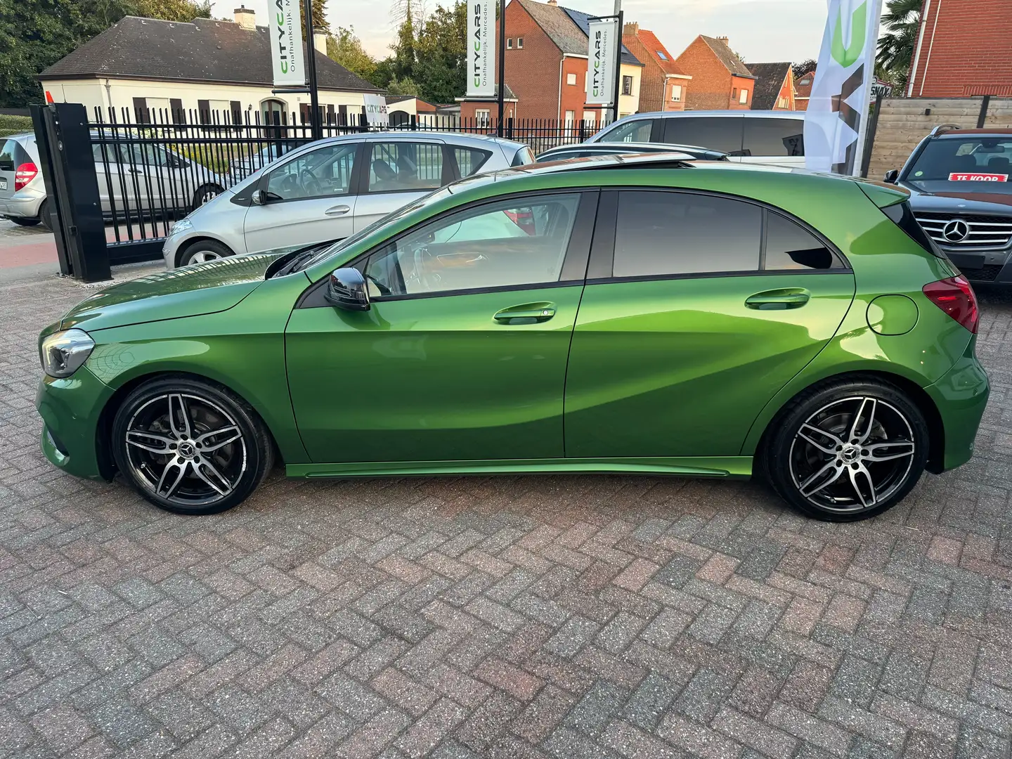 Mercedes-Benz A 250 7G-AUTOM.-FULL:AMG-PACK/NIGHT-PACK/PANO R/HARMAN K Groen - 2