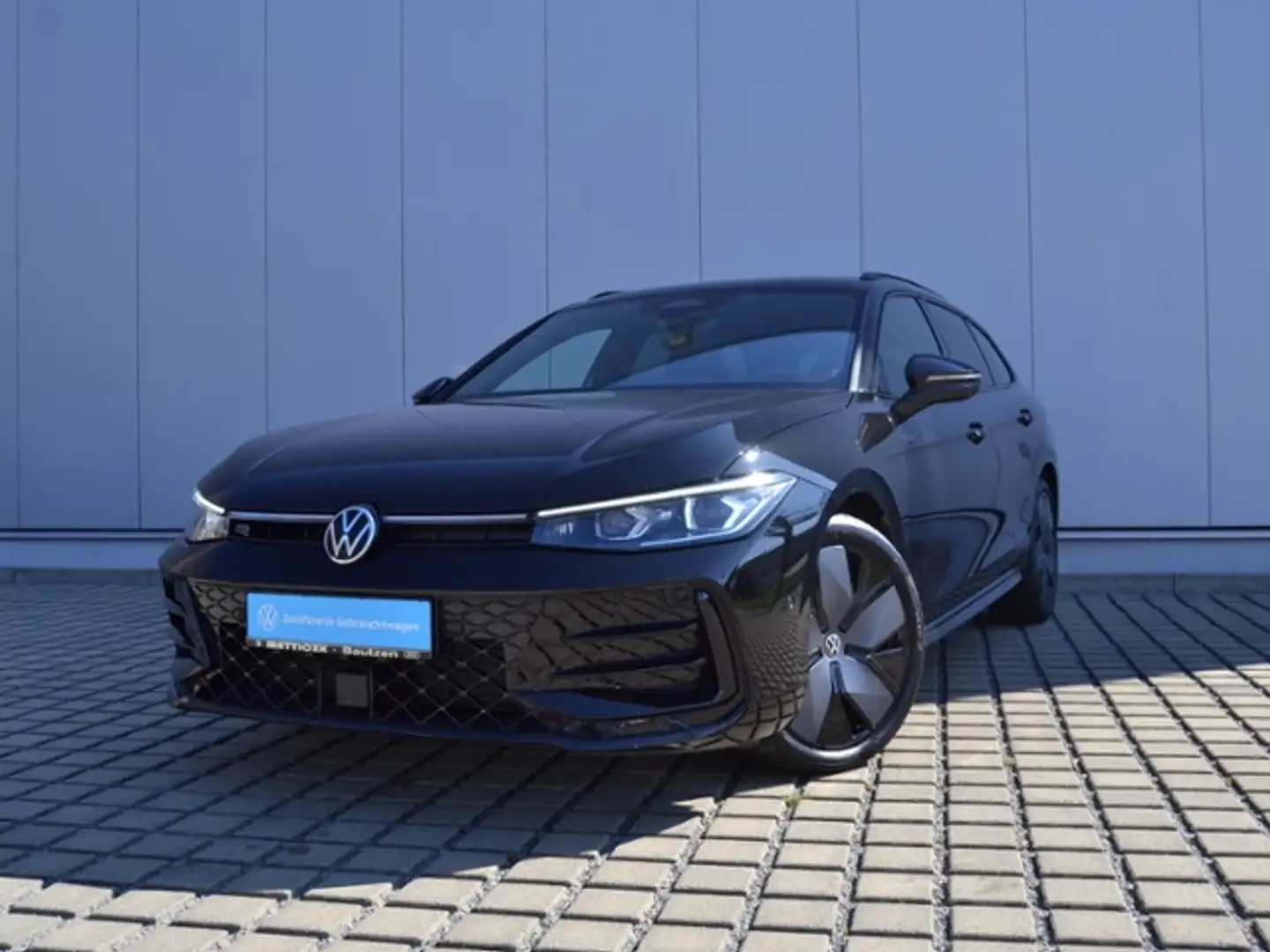 Volkswagen Passat Variant 2.0 TDI DSG R-Line VOLL/BLACK-STYLE/AHK/19-ZOLL+D Schwarz - 2
