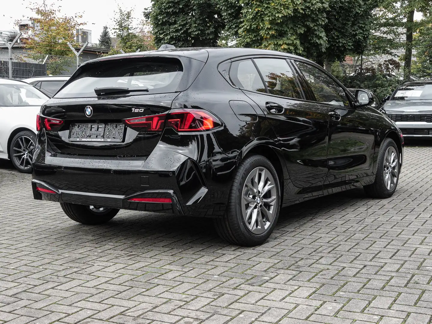 BMW 120 LED SZH DA PA PDC V+H Schwarz - 2