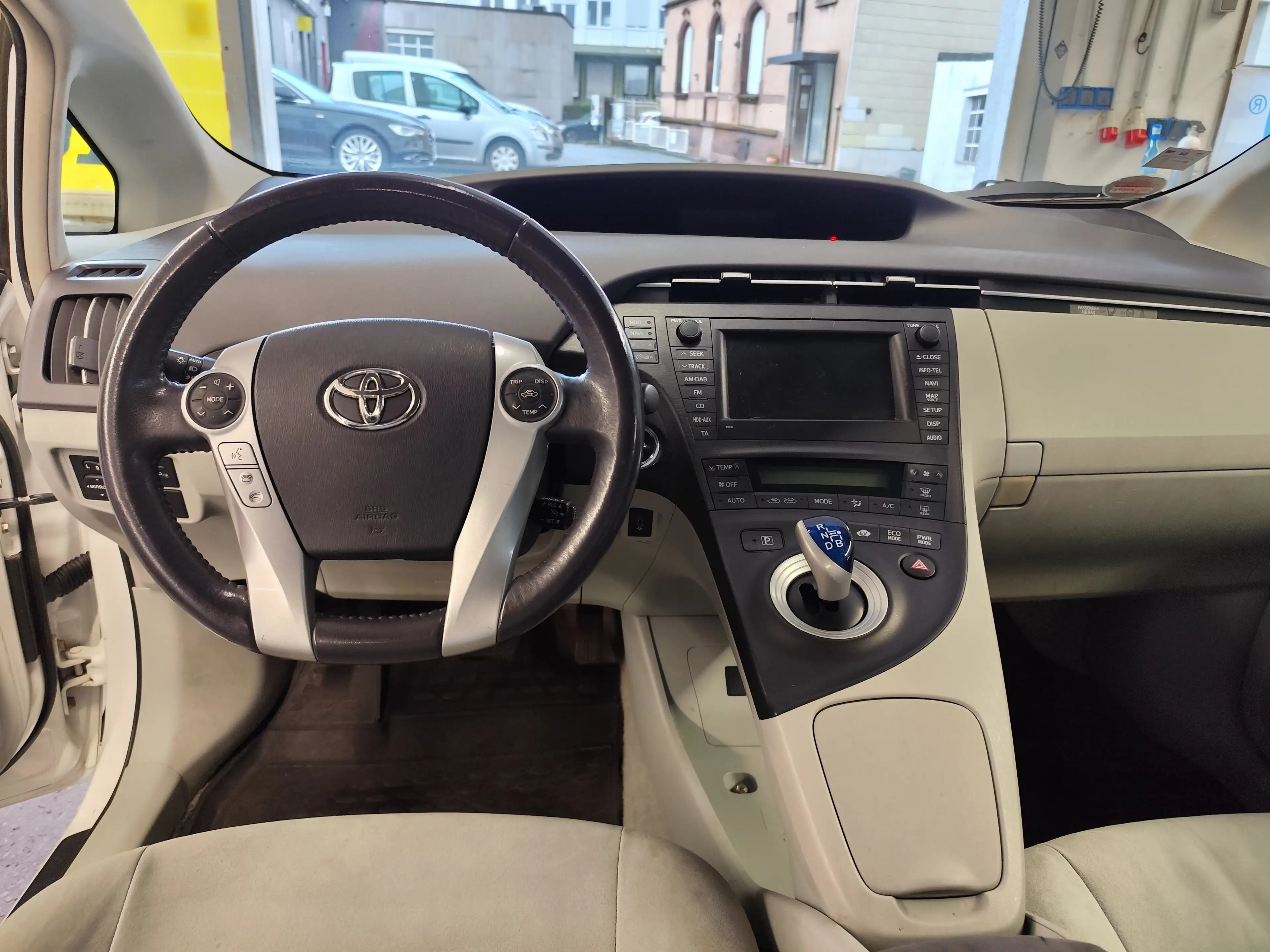 Toyota Prius (Hybrid) Executive Automatik Klima Navigation — photo 9