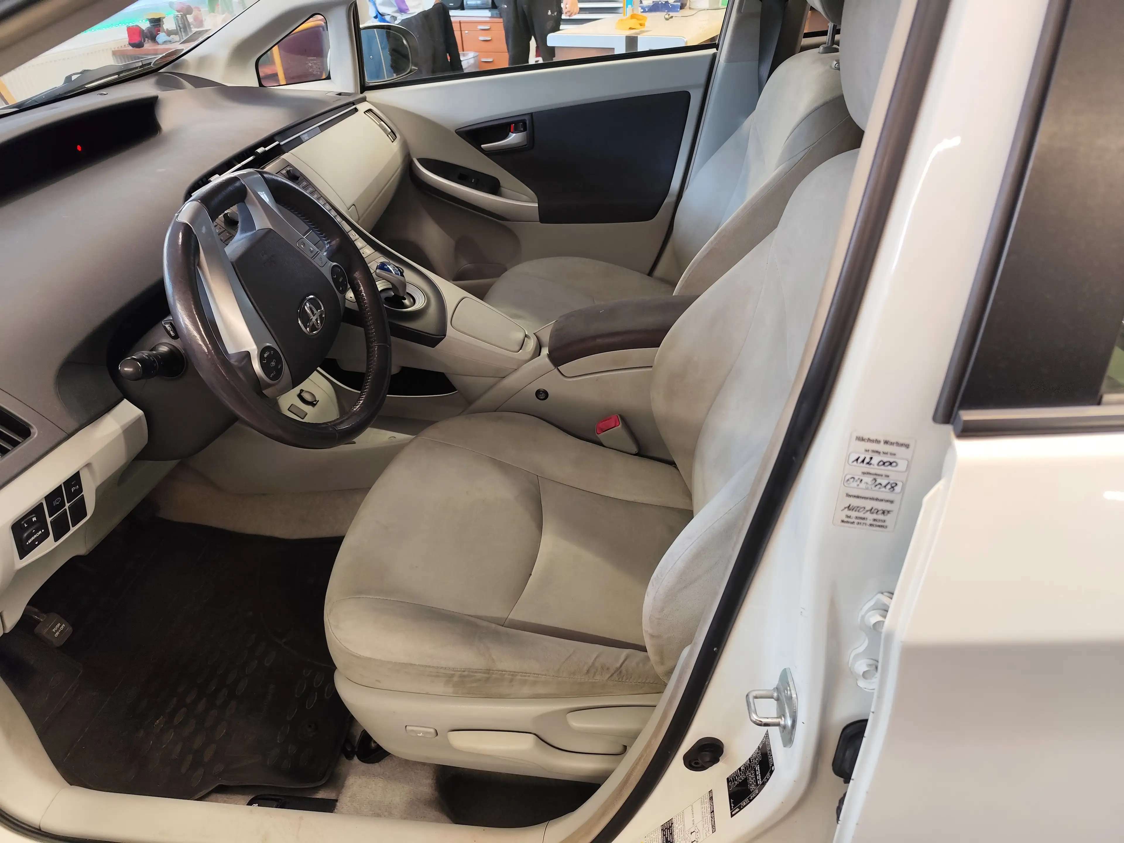 Toyota Prius (Hybrid) Executive Automatik Klima Navigation — photo 7