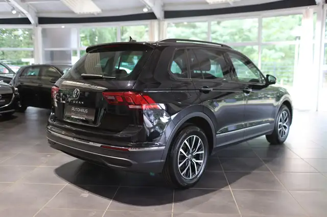 Volkswagen Tiguan view 6