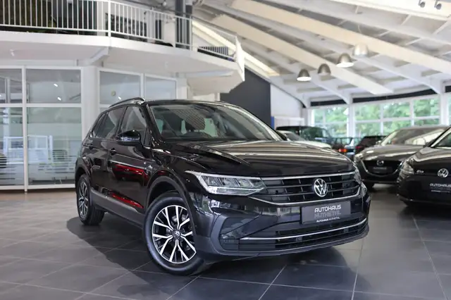 Volkswagen Tiguan main image