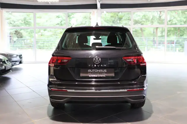 Volkswagen Tiguan view 5