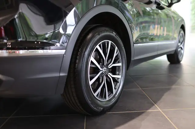 Volkswagen Tiguan view 7