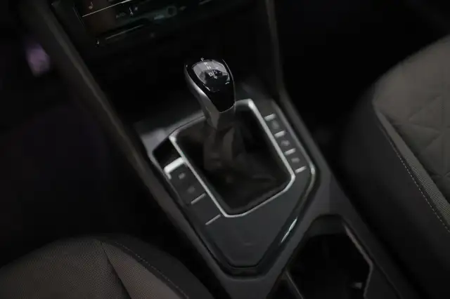 Volkswagen Tiguan view 14