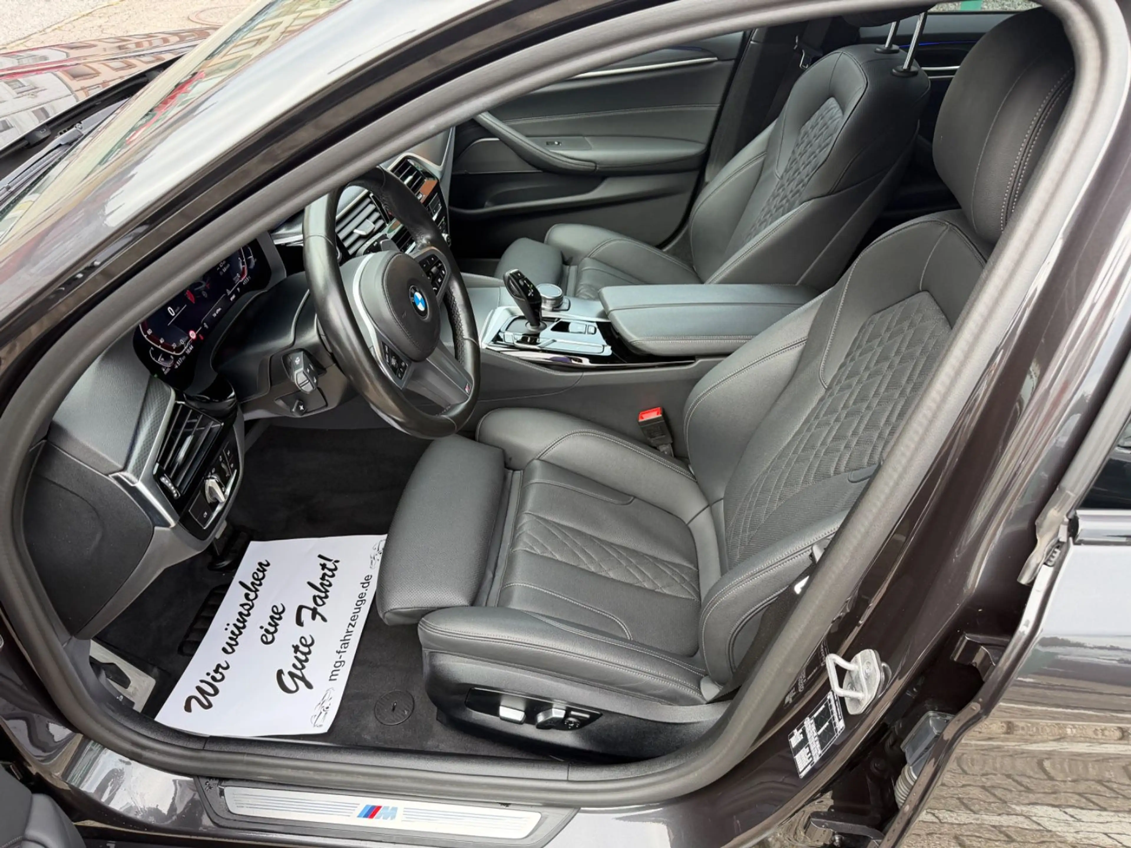 BMW 520 d Touring M SPORT LASER HUD KAMERA AHK LEDER — photo 14