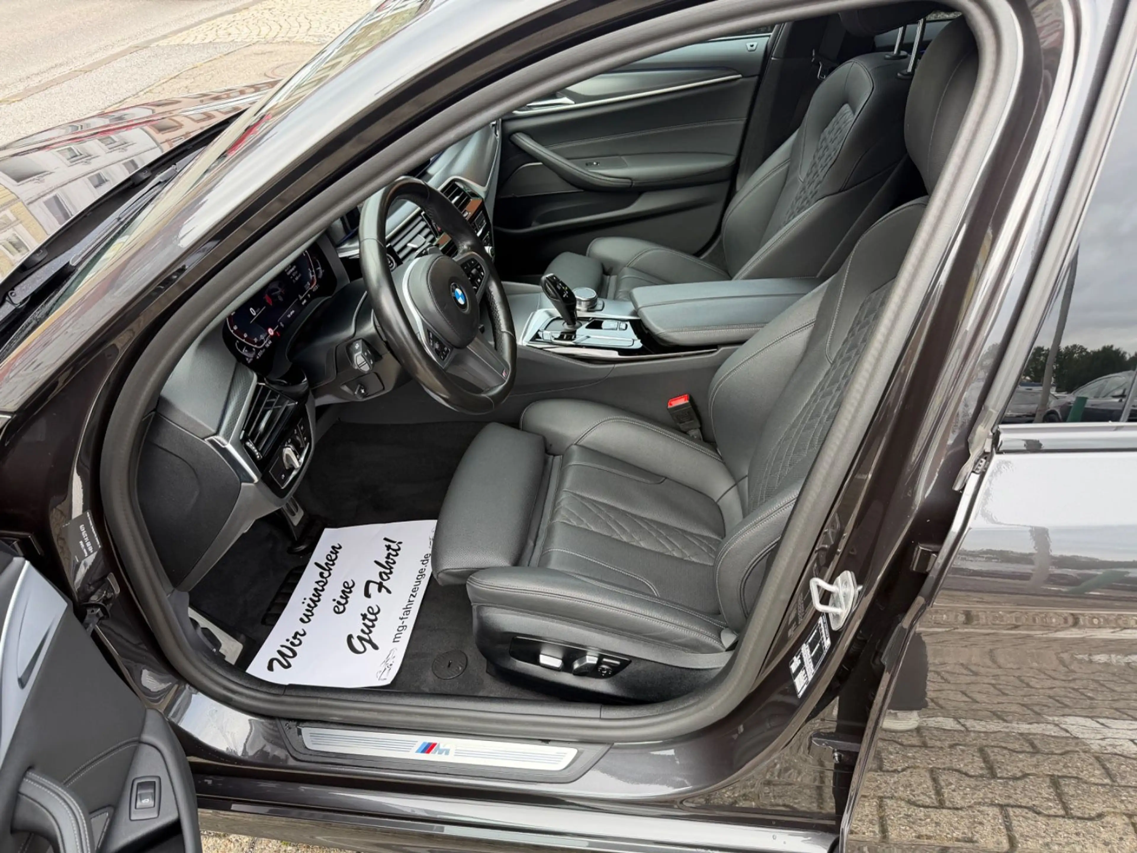 BMW 520 d Touring M SPORT LASER HUD KAMERA AHK LEDER — photo 13