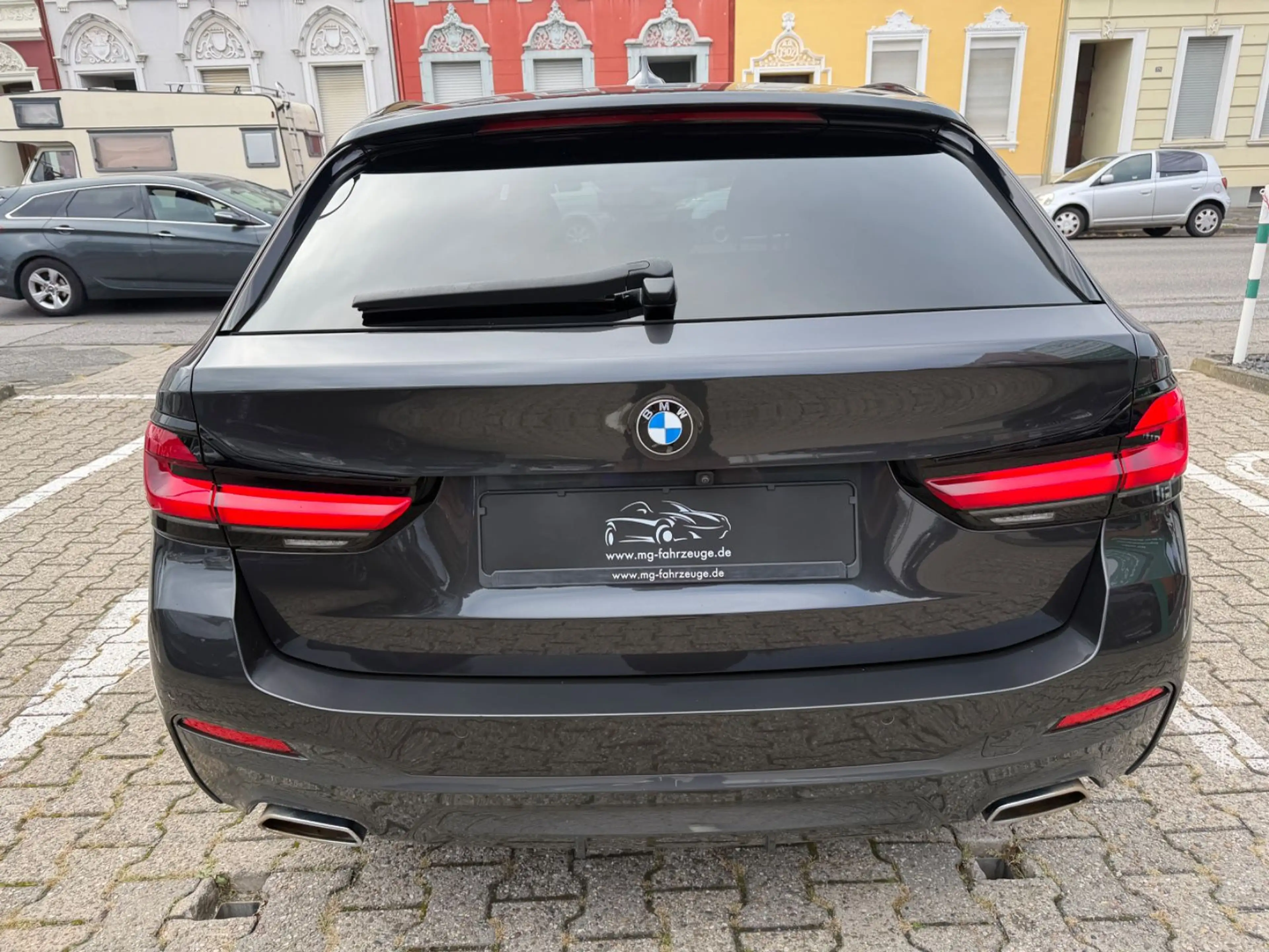 BMW 520 d Touring M SPORT LASER HUD KAMERA AHK LEDER — photo 4