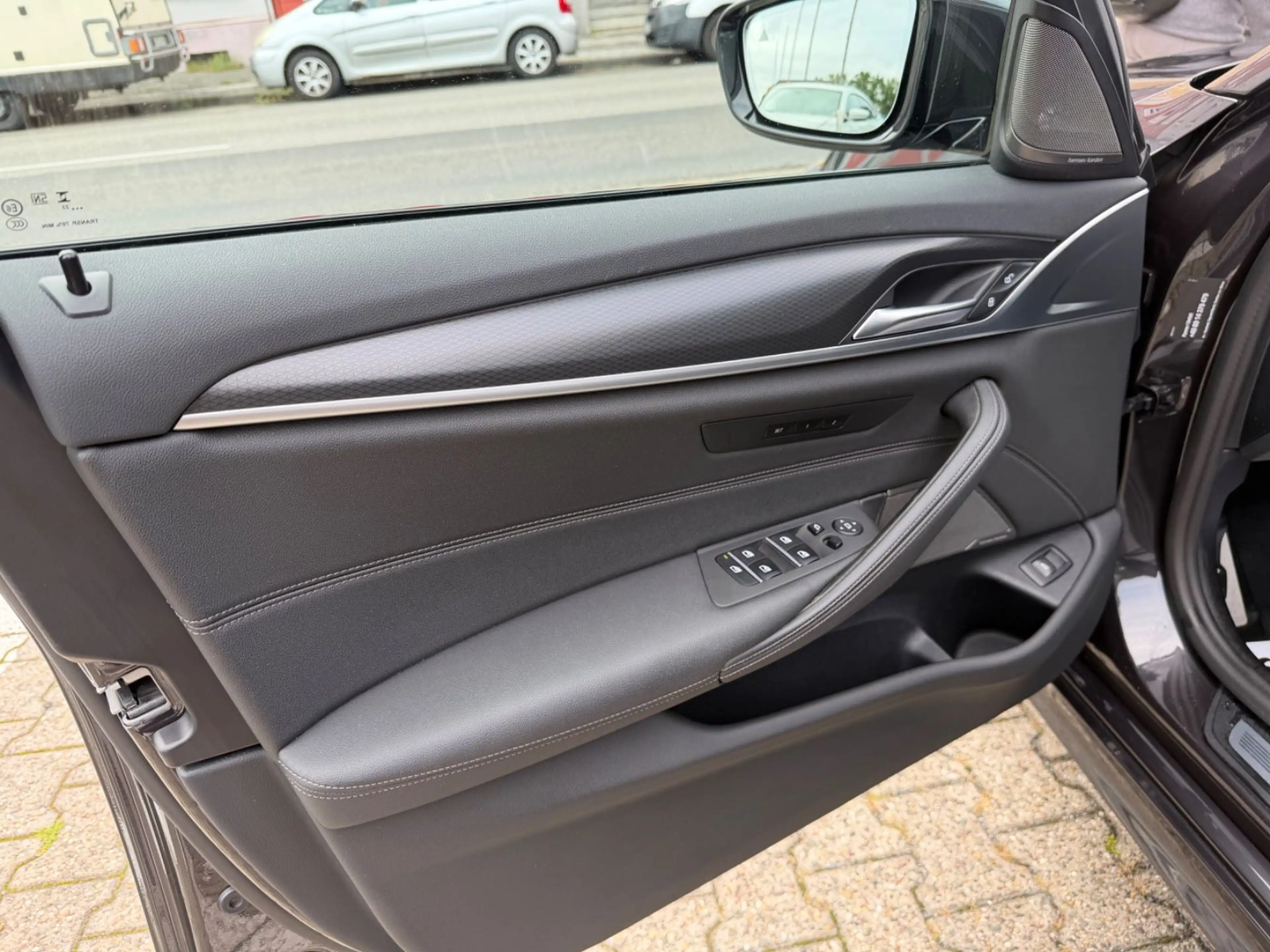 BMW 520 d Touring M SPORT LASER HUD KAMERA AHK LEDER — photo 15
