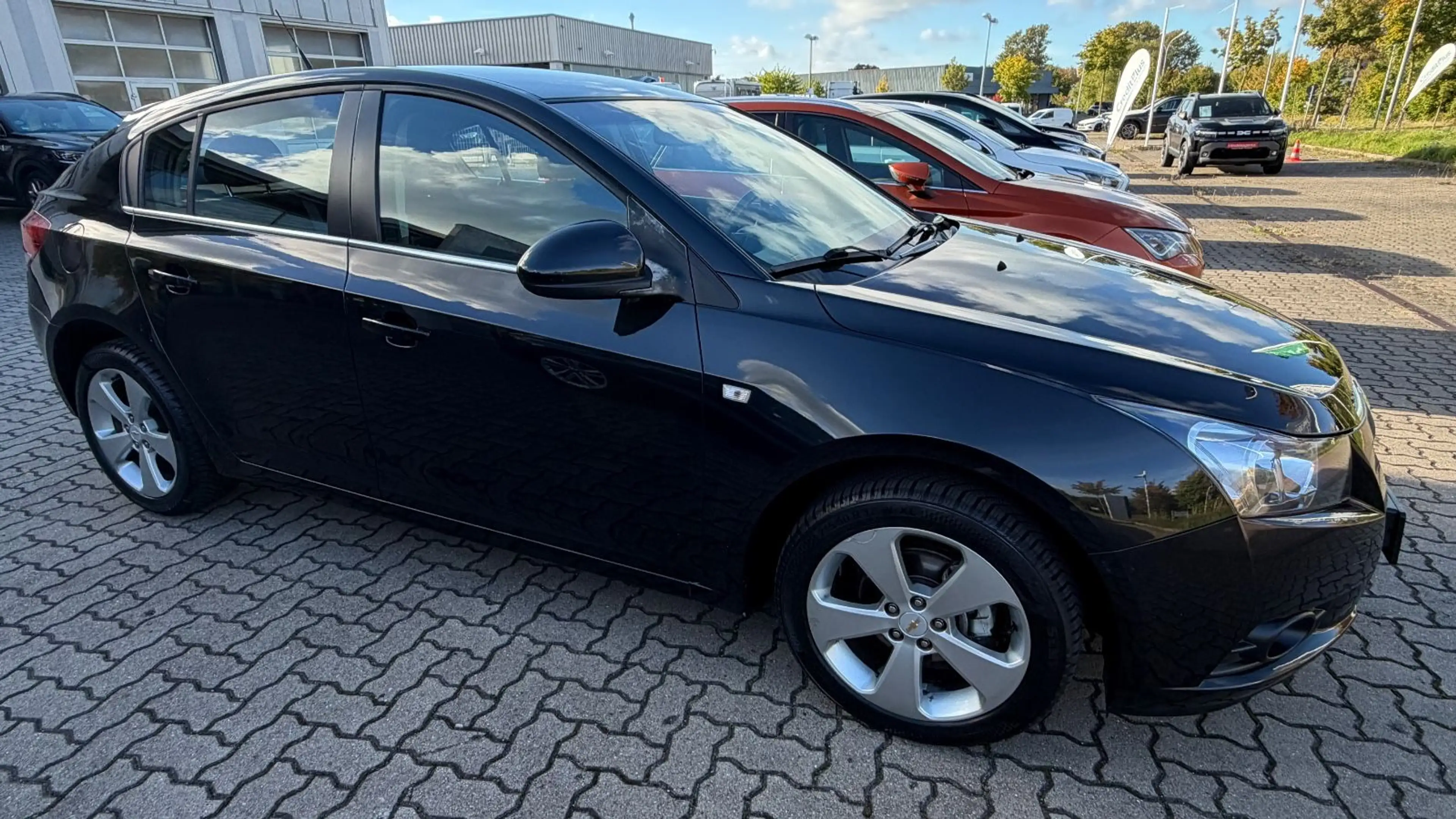 Chevrolet Cruze Hatchback LTZ 1.8 AT*Klima*RFW*GRA — photo 6