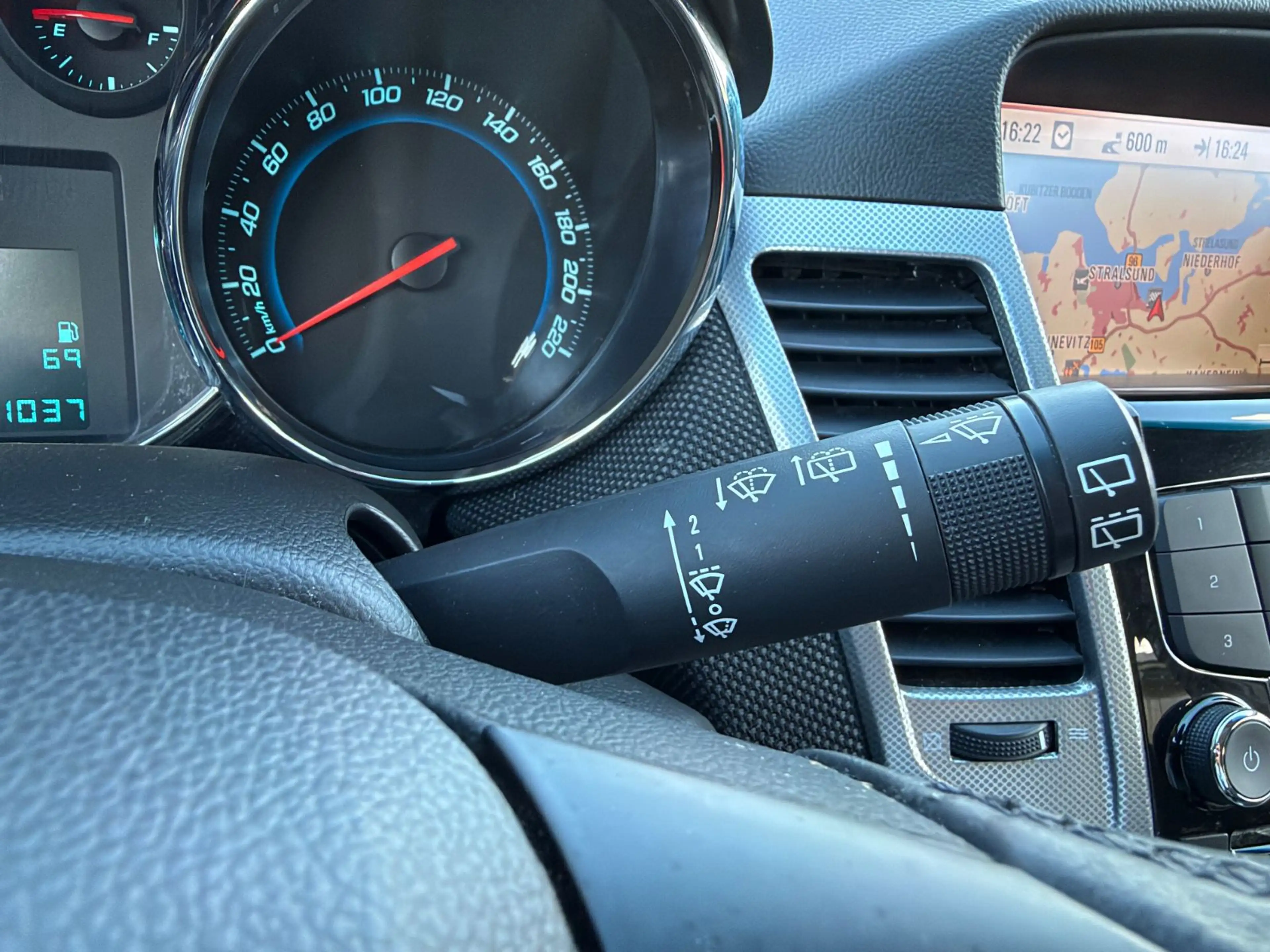 Chevrolet Cruze Hatchback LTZ 1.8 AT*Klima*RFW*GRA — photo 27