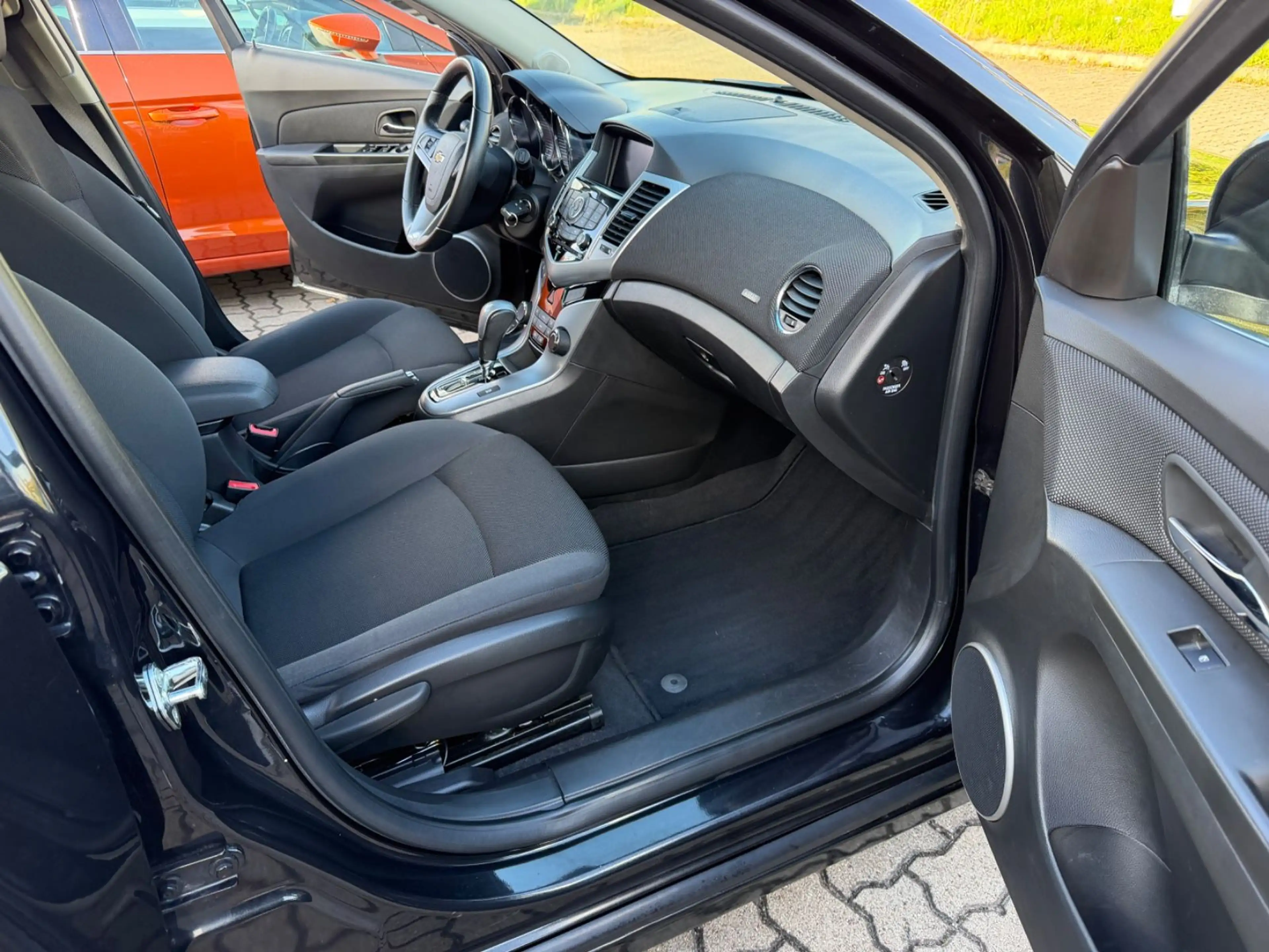 Chevrolet Cruze Hatchback LTZ 1.8 AT*Klima*RFW*GRA — photo 16