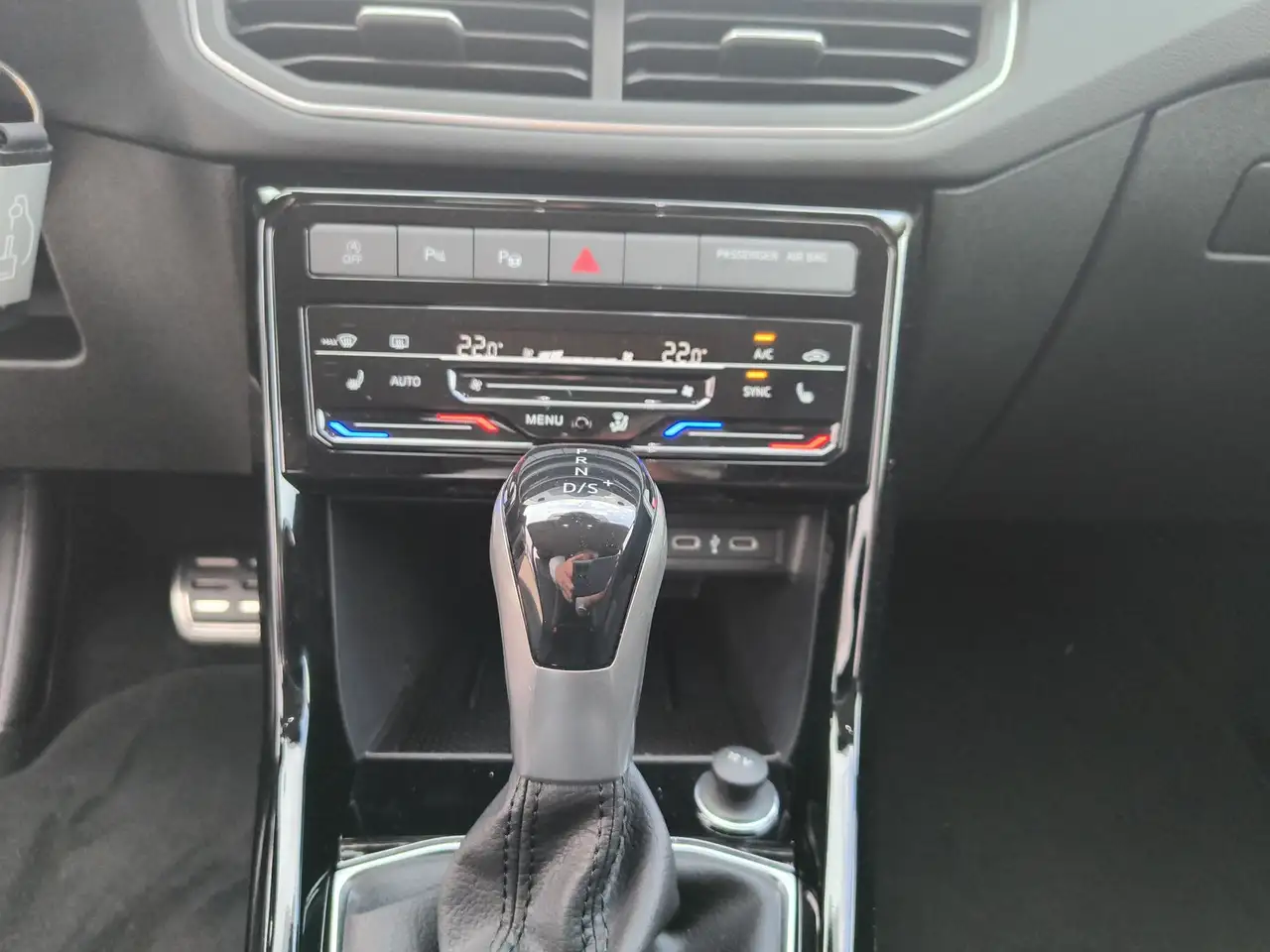 Volkswagen T-Cross Enegy 1.0 l TSI OPF DSG AHK 12