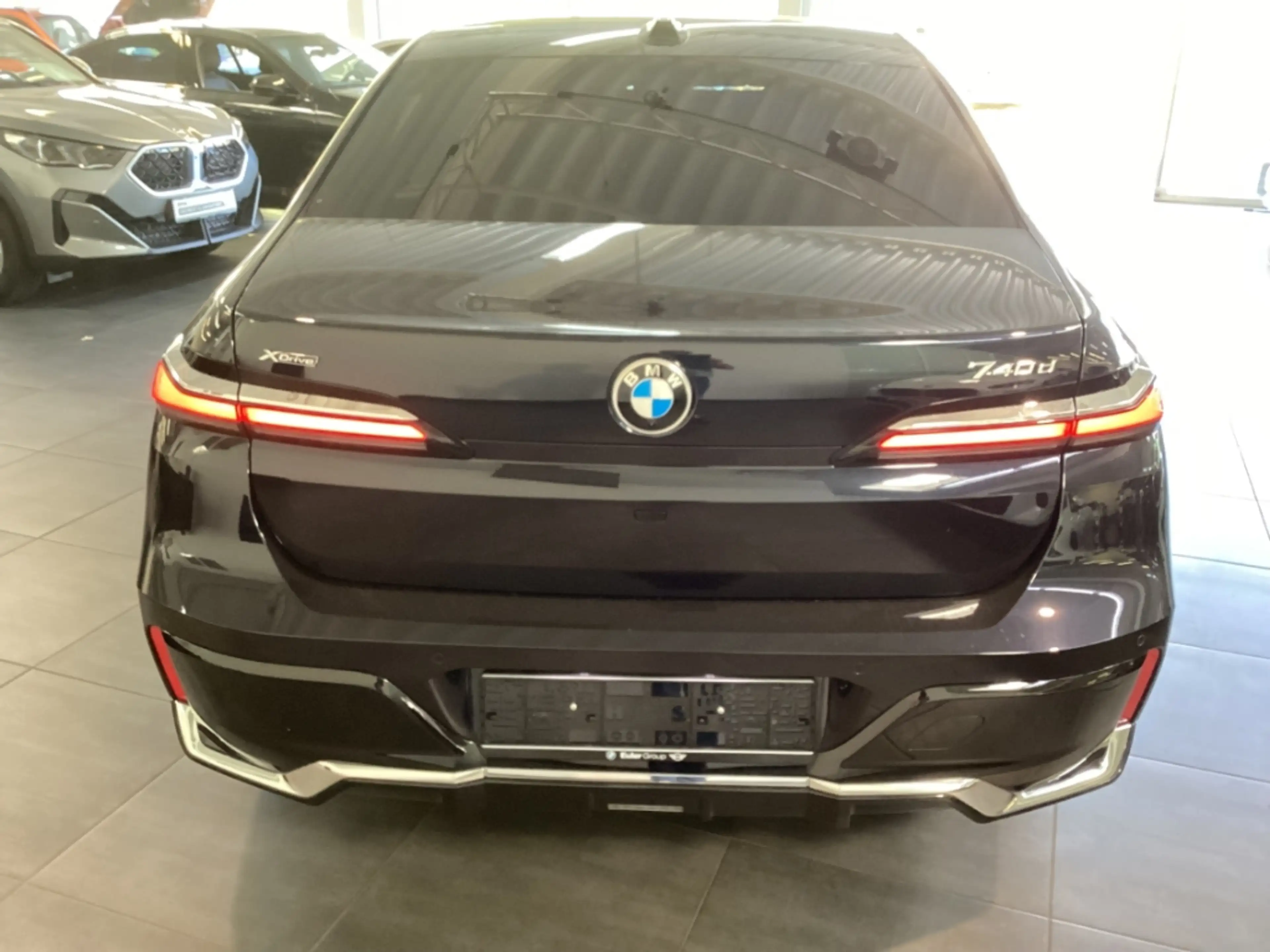 BMW 740 d xDrive M Sport 21'' PanoSky IconGl AHK StHzg Kli — photo 5