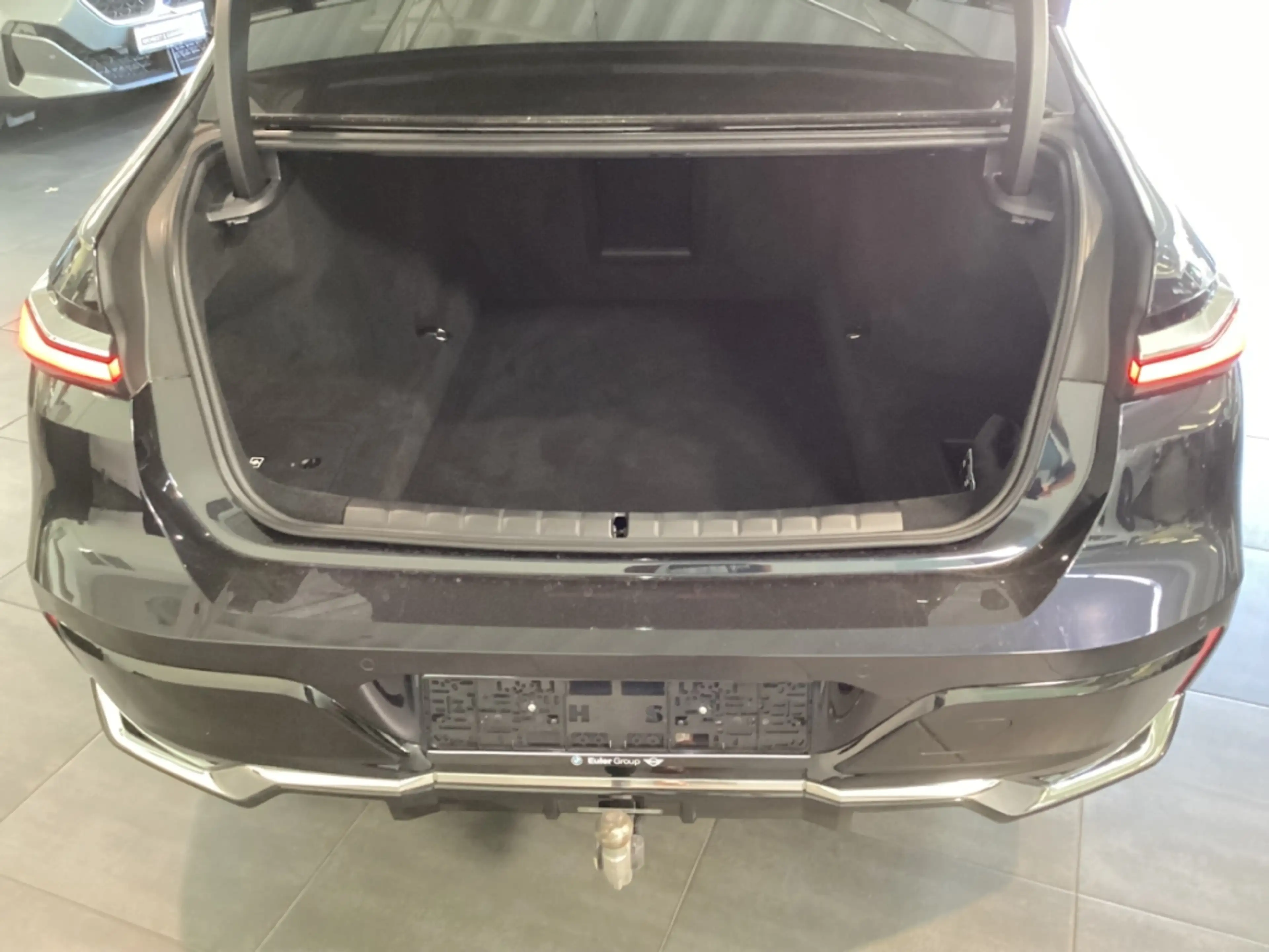 BMW 740 d xDrive M Sport 21'' PanoSky IconGl AHK StHzg Kli — photo 6