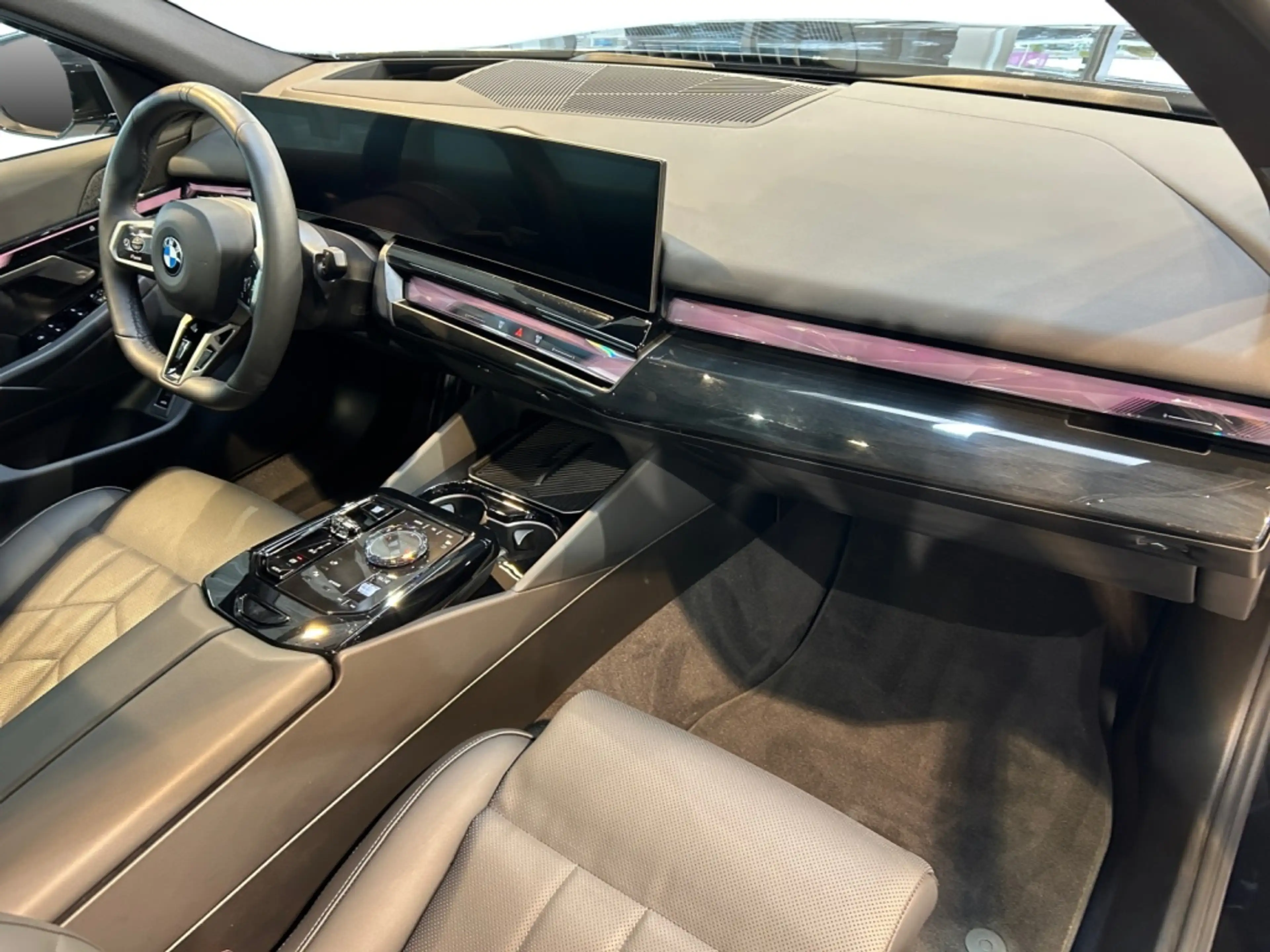 BMW 540 d xDrive M Sport  Fahrassist+AHK+HUD+Pano+360 — photo 9
