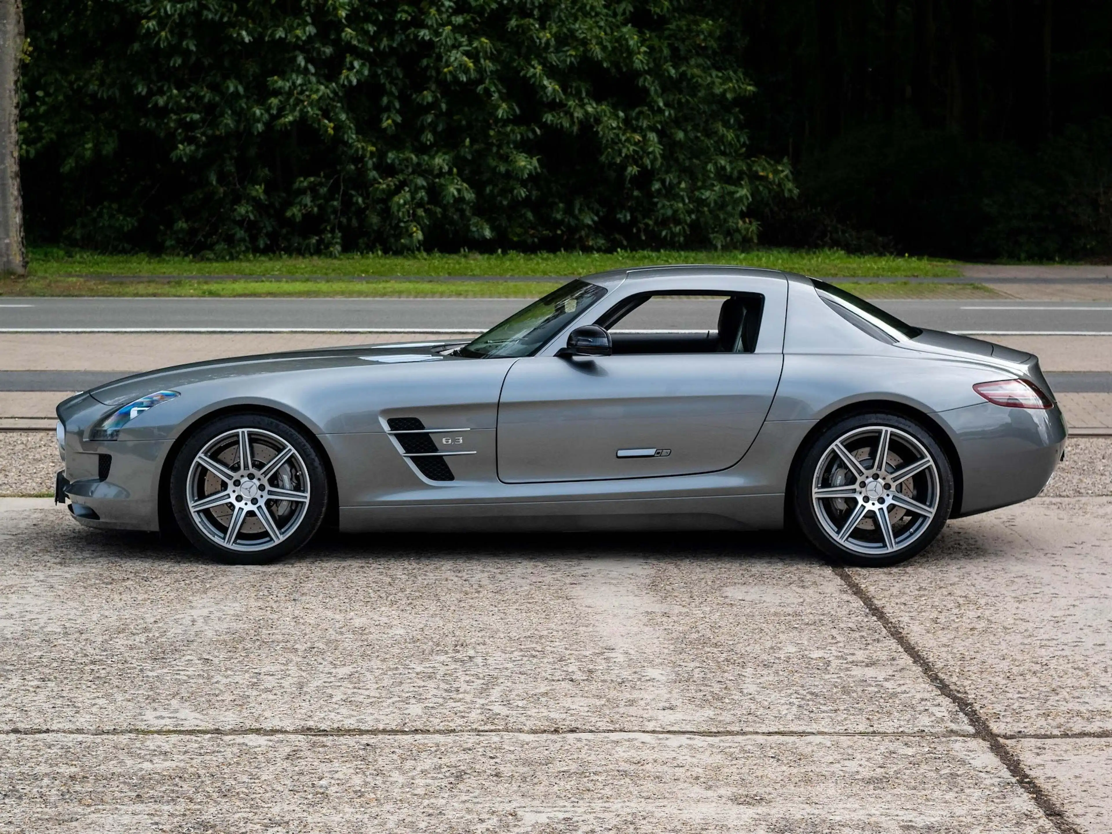 Mercedes-Benz SLS SLS AMG | Rare MANUFAKTUR Himalaya Mid Grey Metallic paintwork — photo 10
