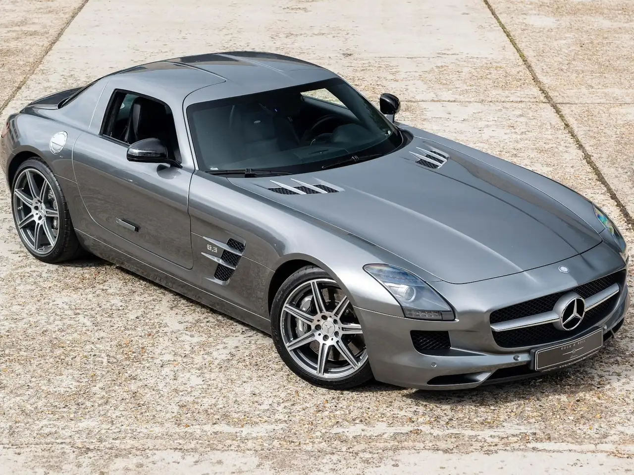 Mercedes-Benz SLS