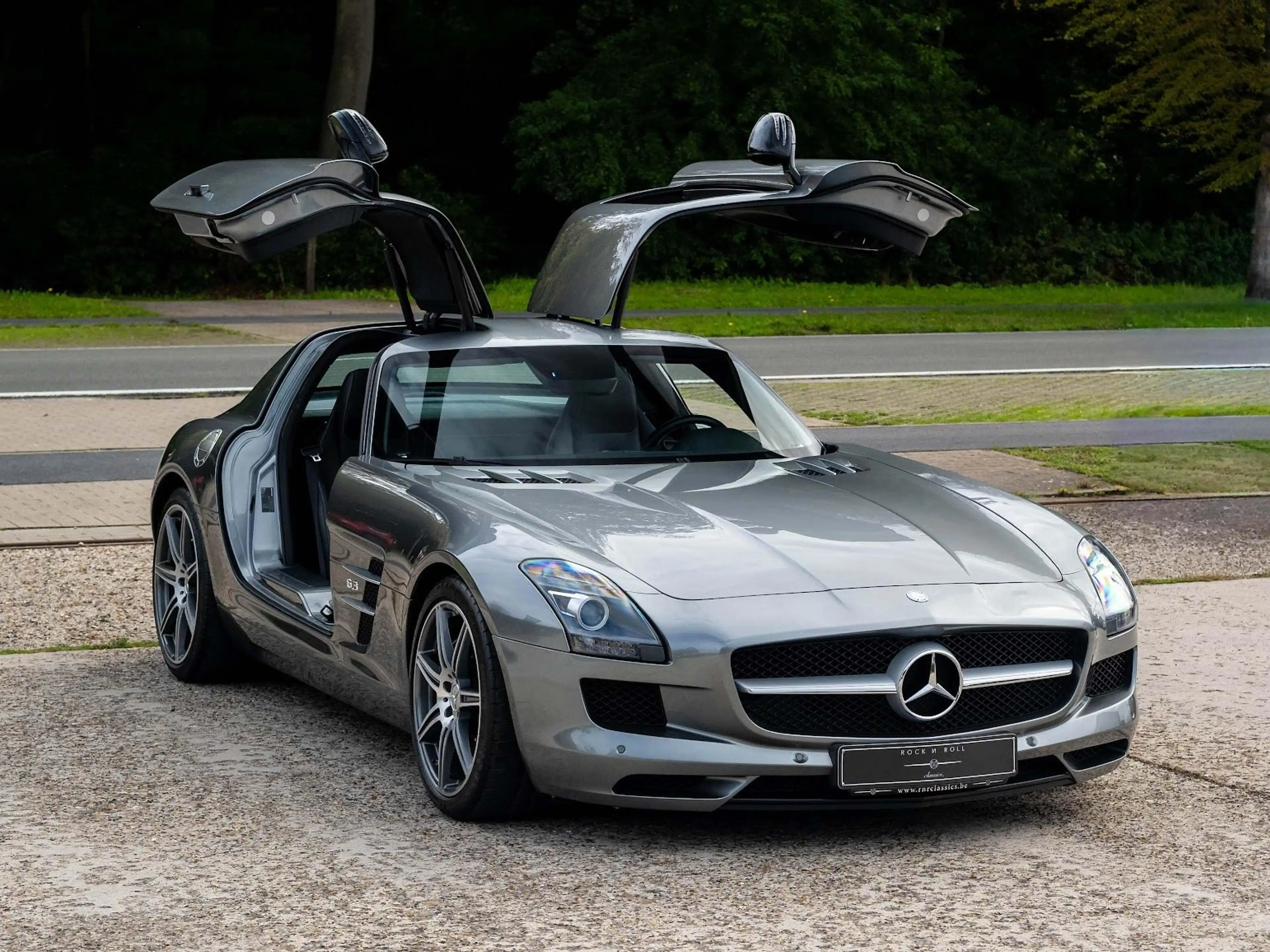 Mercedes-Benz SLS SLS AMG | Rare MANUFAKTUR Himalaya Mid Grey Metallic paintwork — photo 11