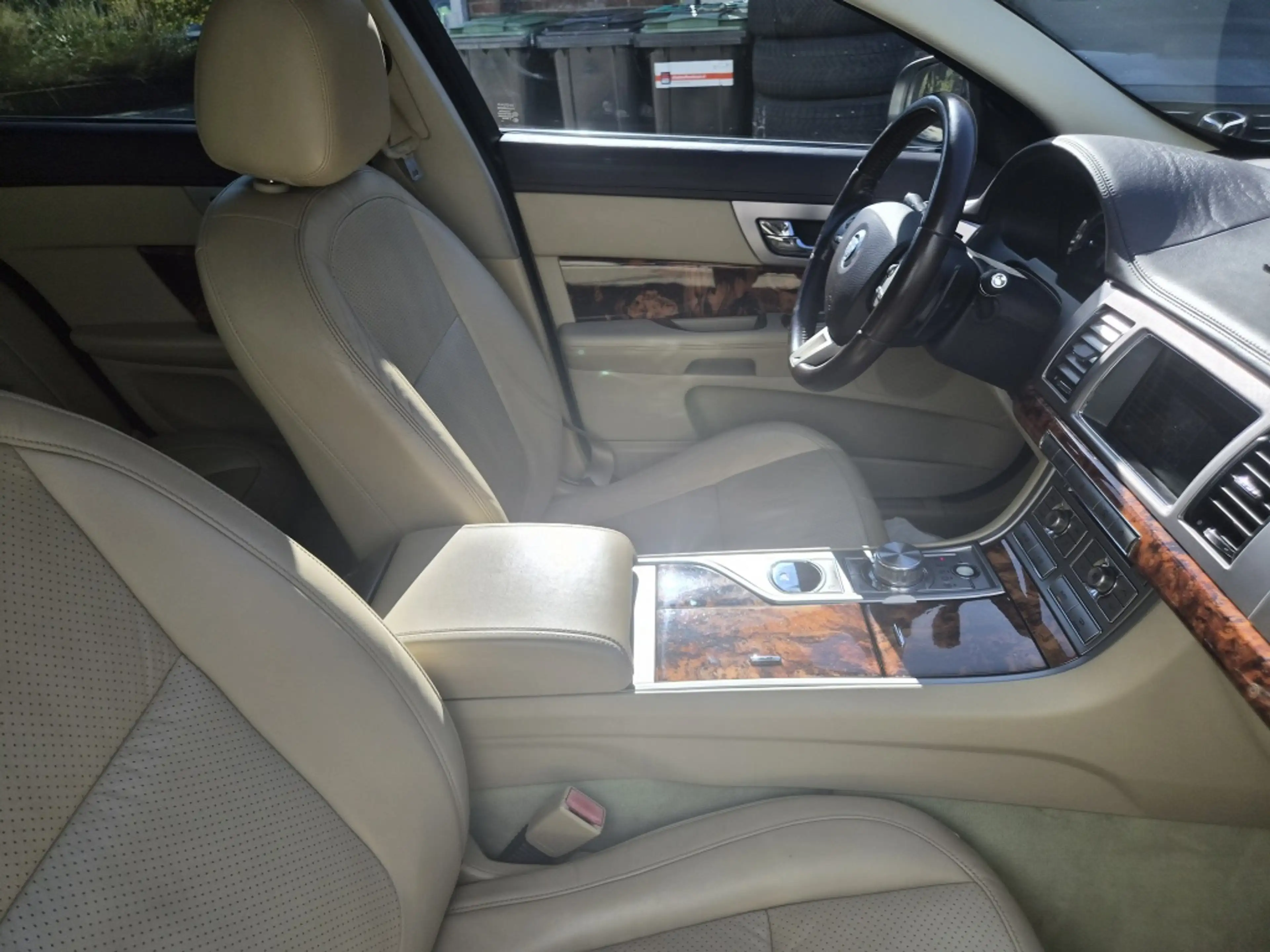 Jaguar XF 3.0 V6 Premium Lux. NAP LEDER — photo 2