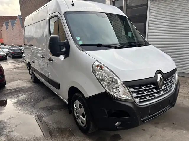 Renault Master 2.3 dci 150cv//2018//120000 km//clim//gps//ct ok