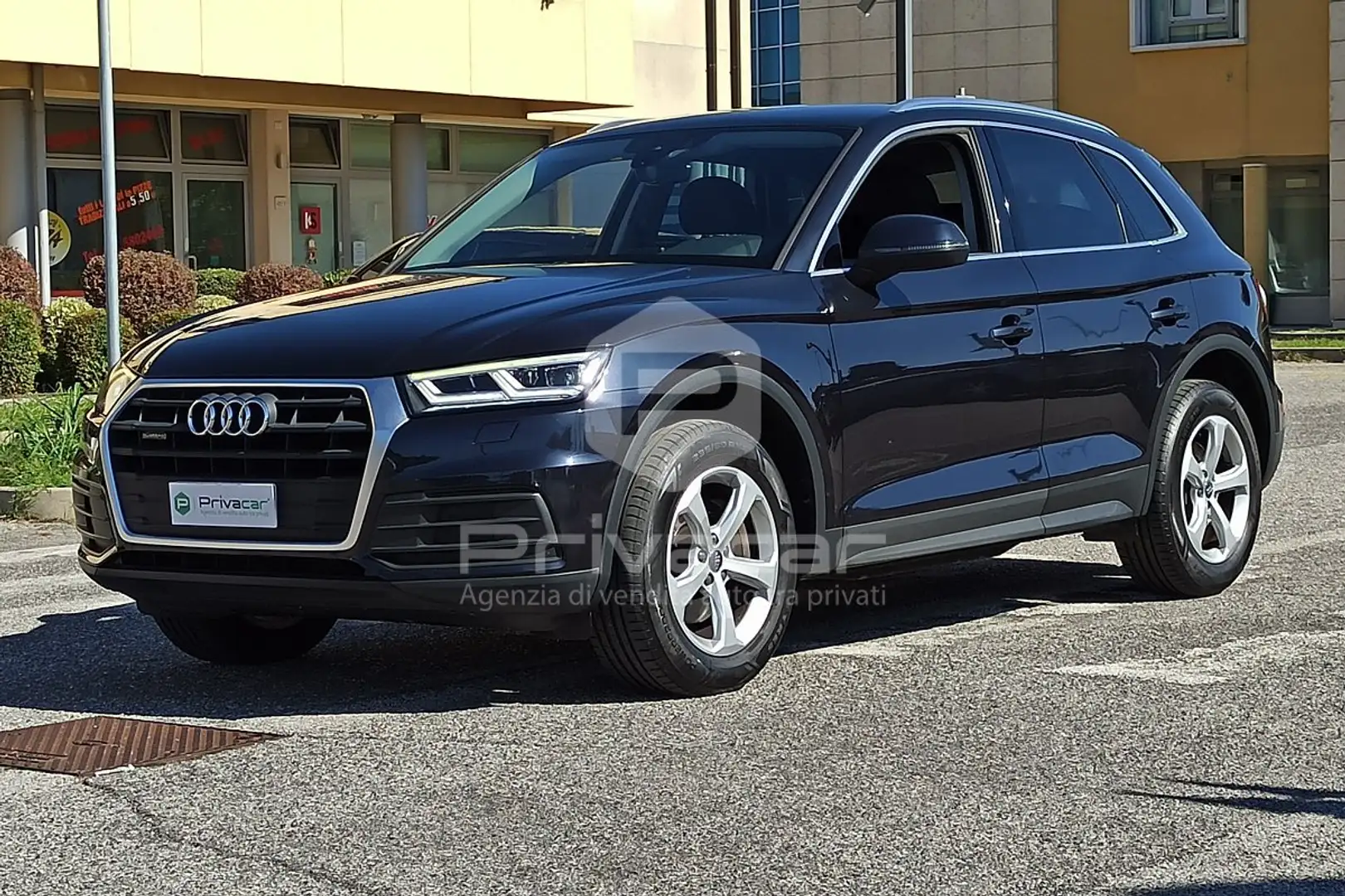 Audi Q5 2.0 TDI 190 CV quattro S tronic Business Sport Zwart - 1