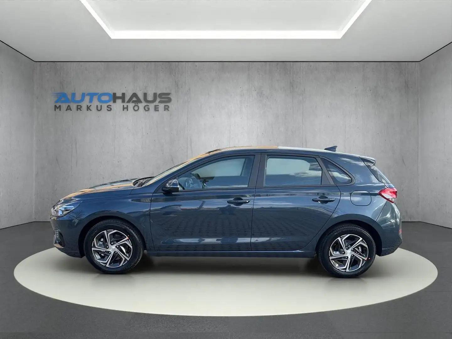 Hyundai i30 1.5 Comfort+5J-GARANTIE+TEMPOMAT+SHZ+PDC hinten Blu/Azzurro - 2