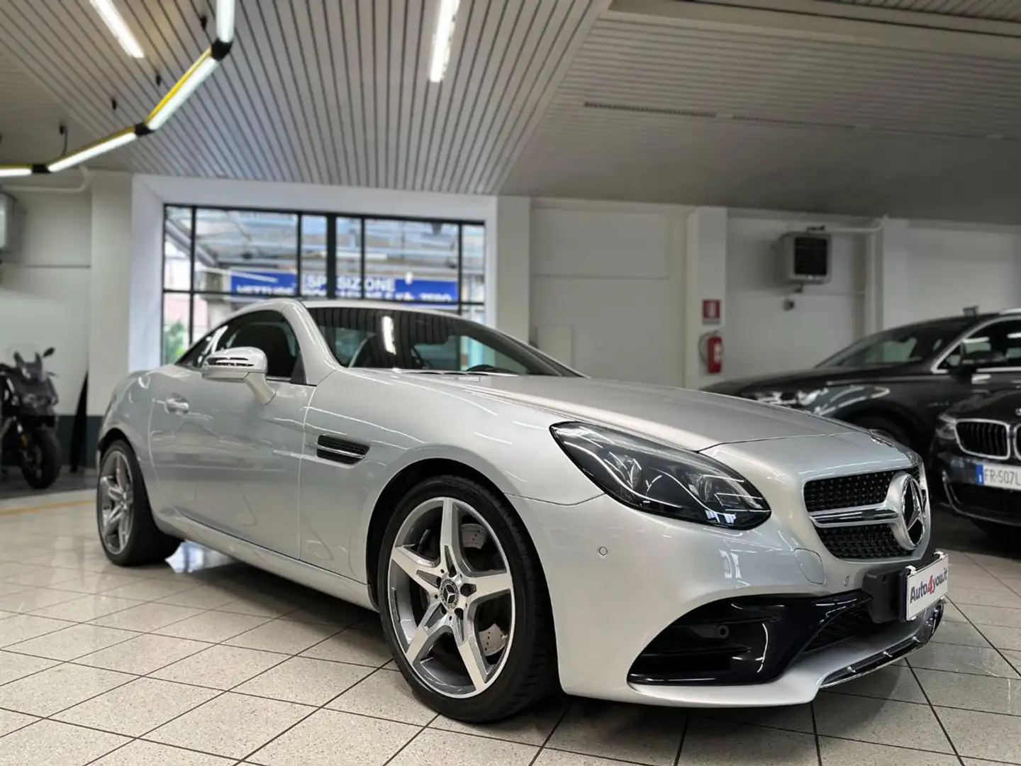 Mercedes-Benz SLC 180 AMG line UNICO PROPRIETARIO Silber - 1