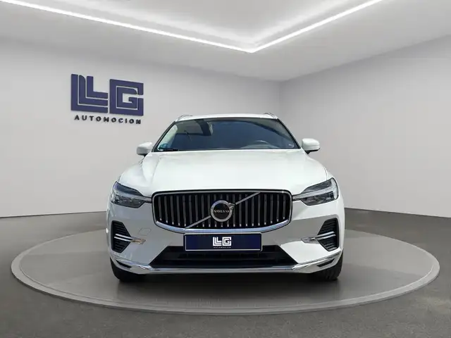 Volvo XC60 view 3