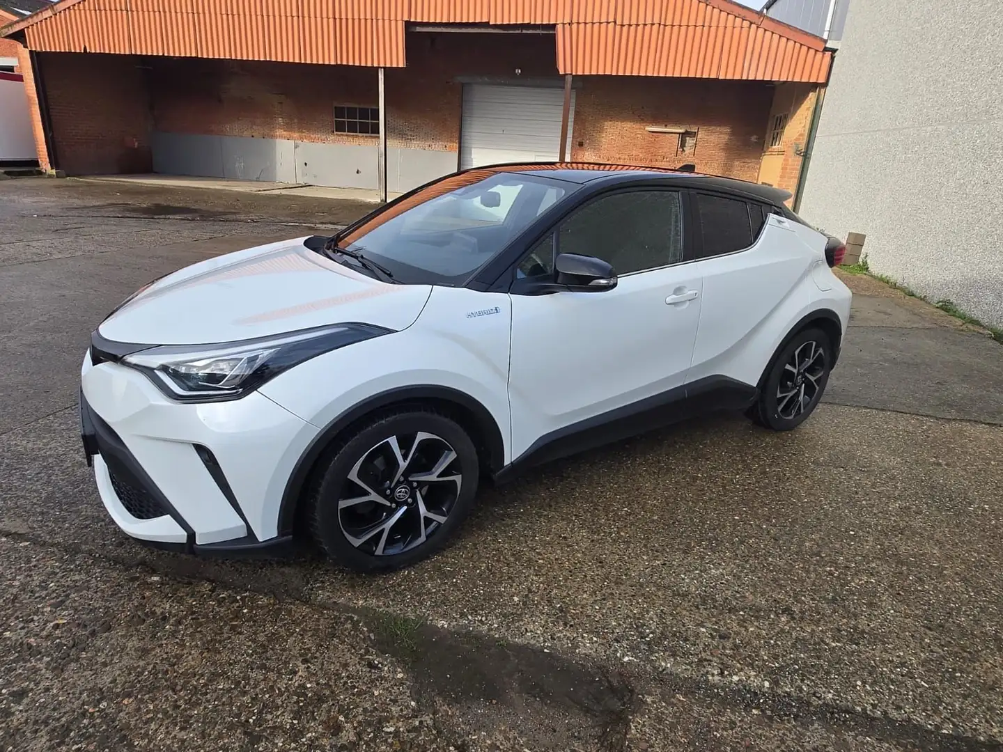 Toyota C-HR Hybrid 2.0i - 1er prop- Siège chauffant - caméra Blanc - 2
