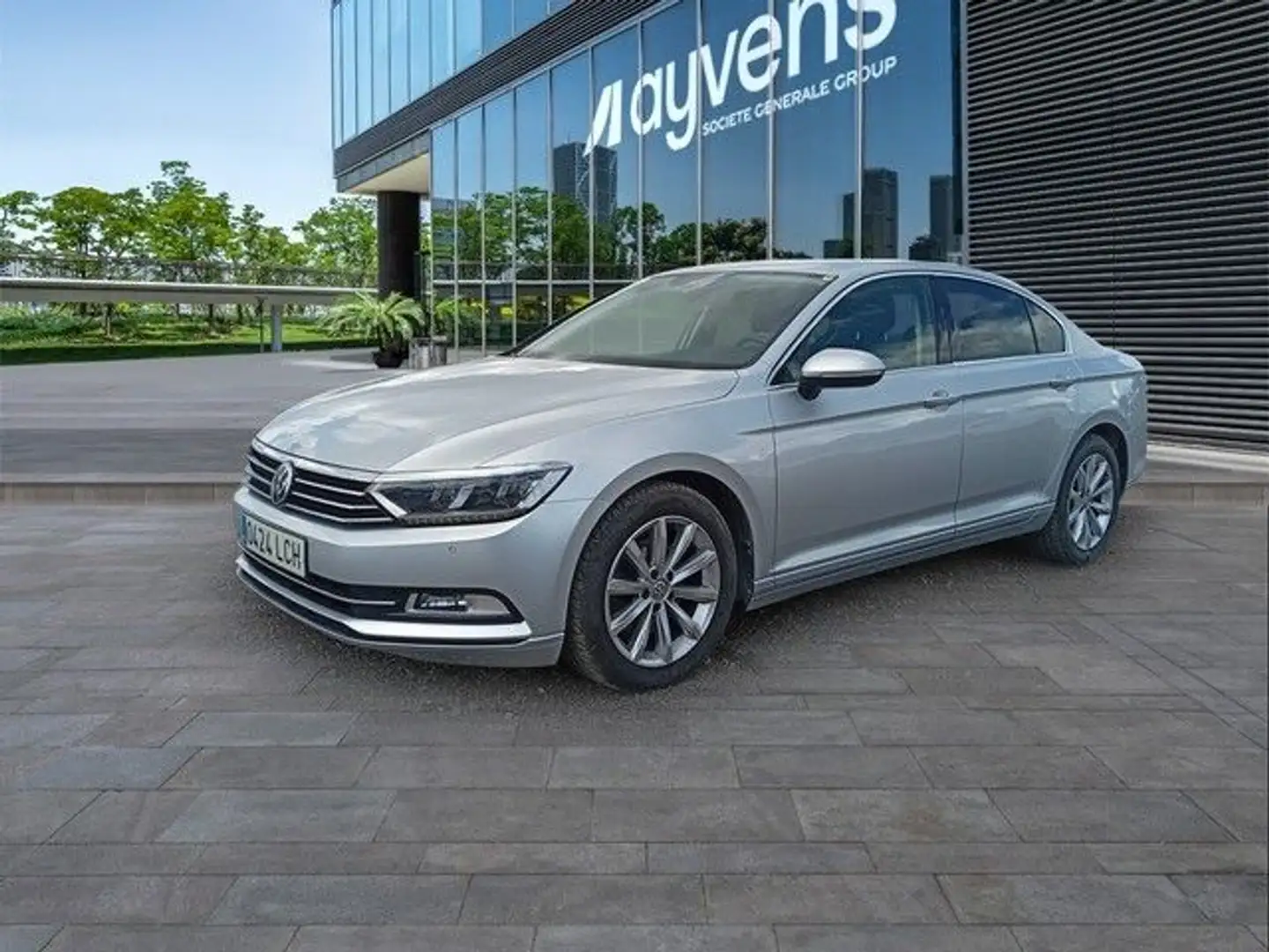 Volkswagen Passat 2.0TDI Advance 110kW Plateado - 1
