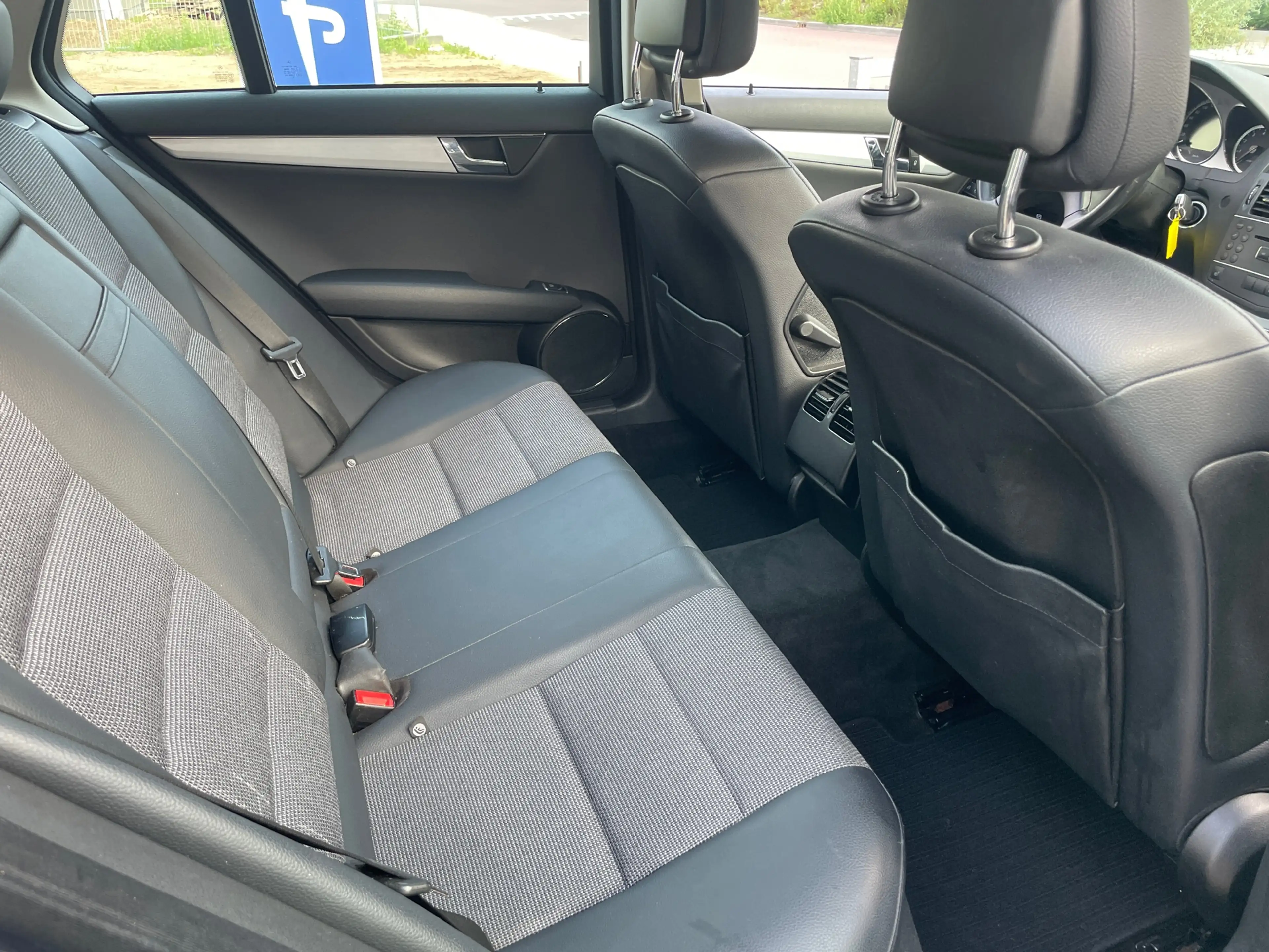 Mercedes-Benz C 180 Estate CGI BlueEFFICIENCY Business Edition Avantga — photo 11