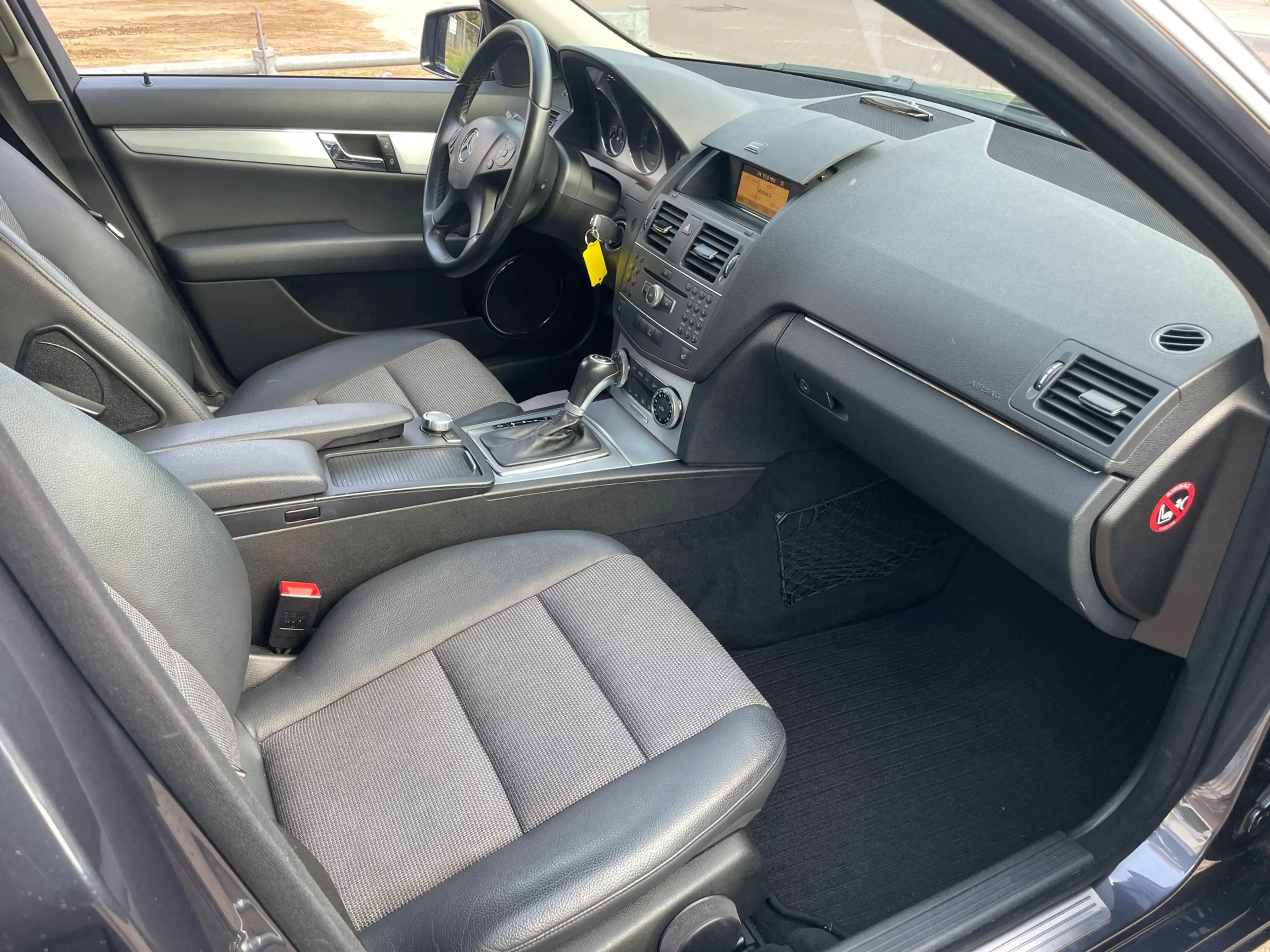 Mercedes-Benz C 180 Estate CGI BlueEFFICIENCY Business Edition Avantga — photo 10