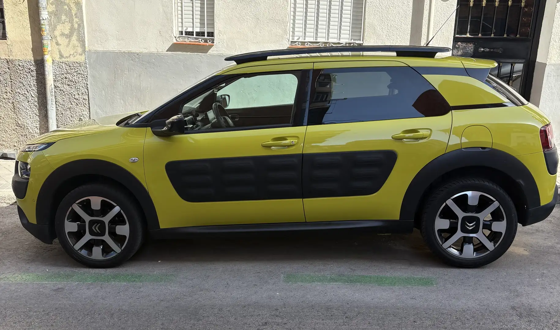 Citroen C4 Cactus 1.6 BlueHDi Shine Edition 100 - 1