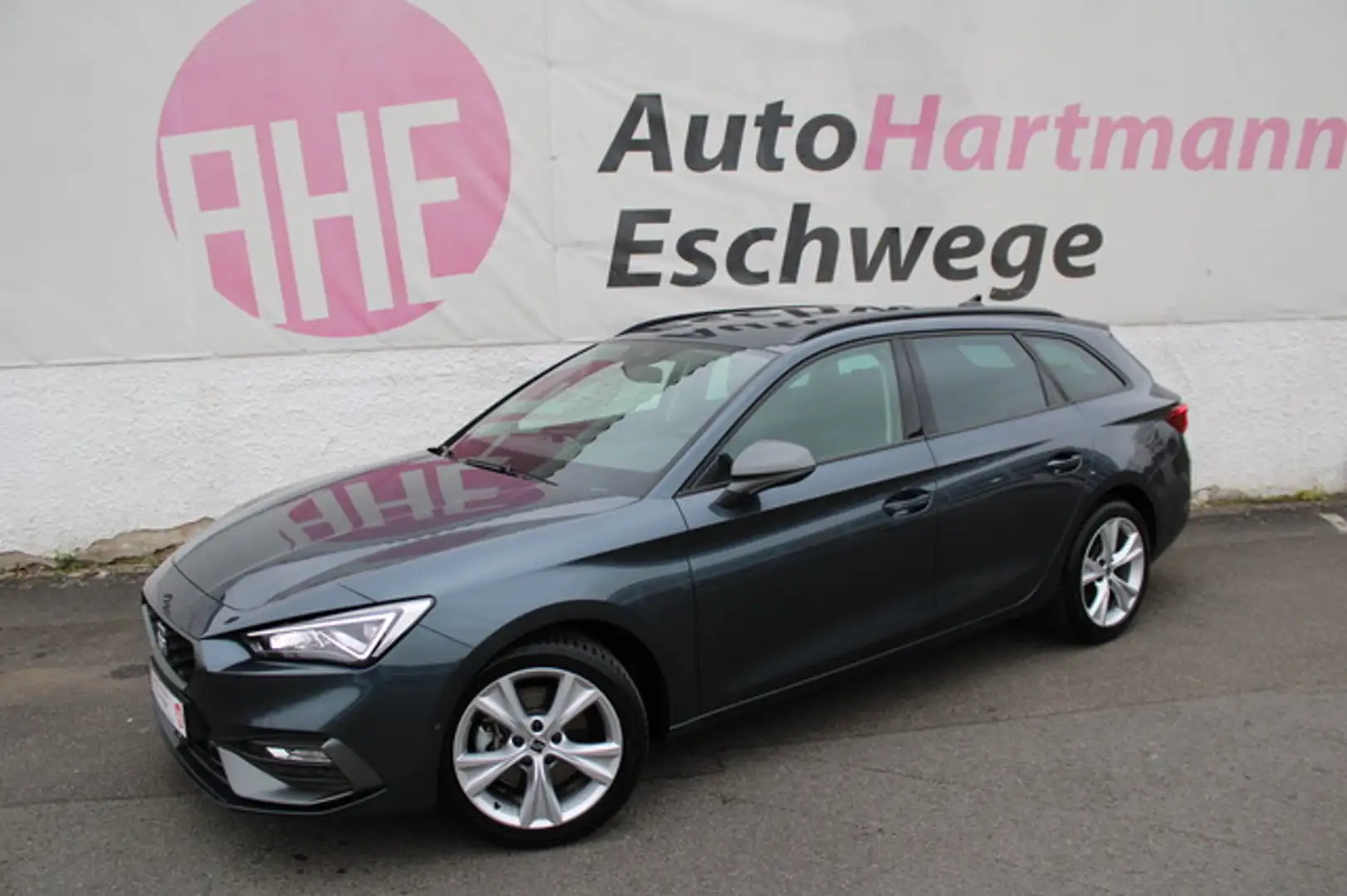 SEAT Leon Sportstourer 2.0 TDI FR LED Nav Fahrass Rfk Grau - 1