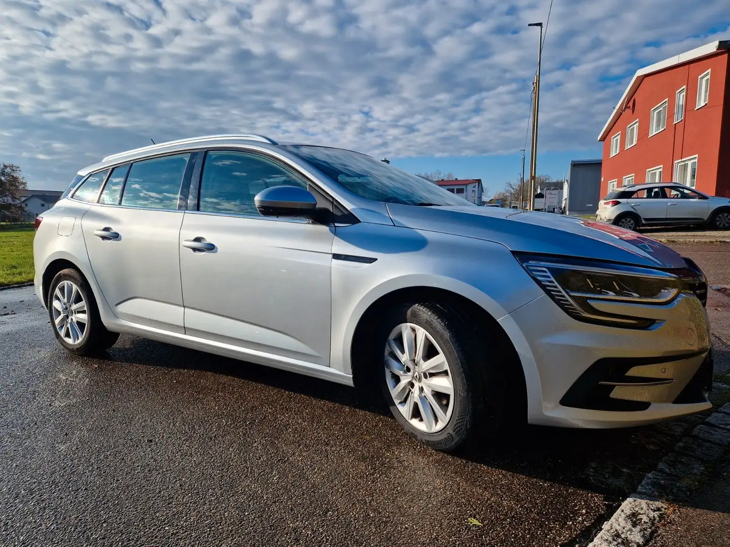 Renault Megane IV Grandtour Business Edition Grau - 1