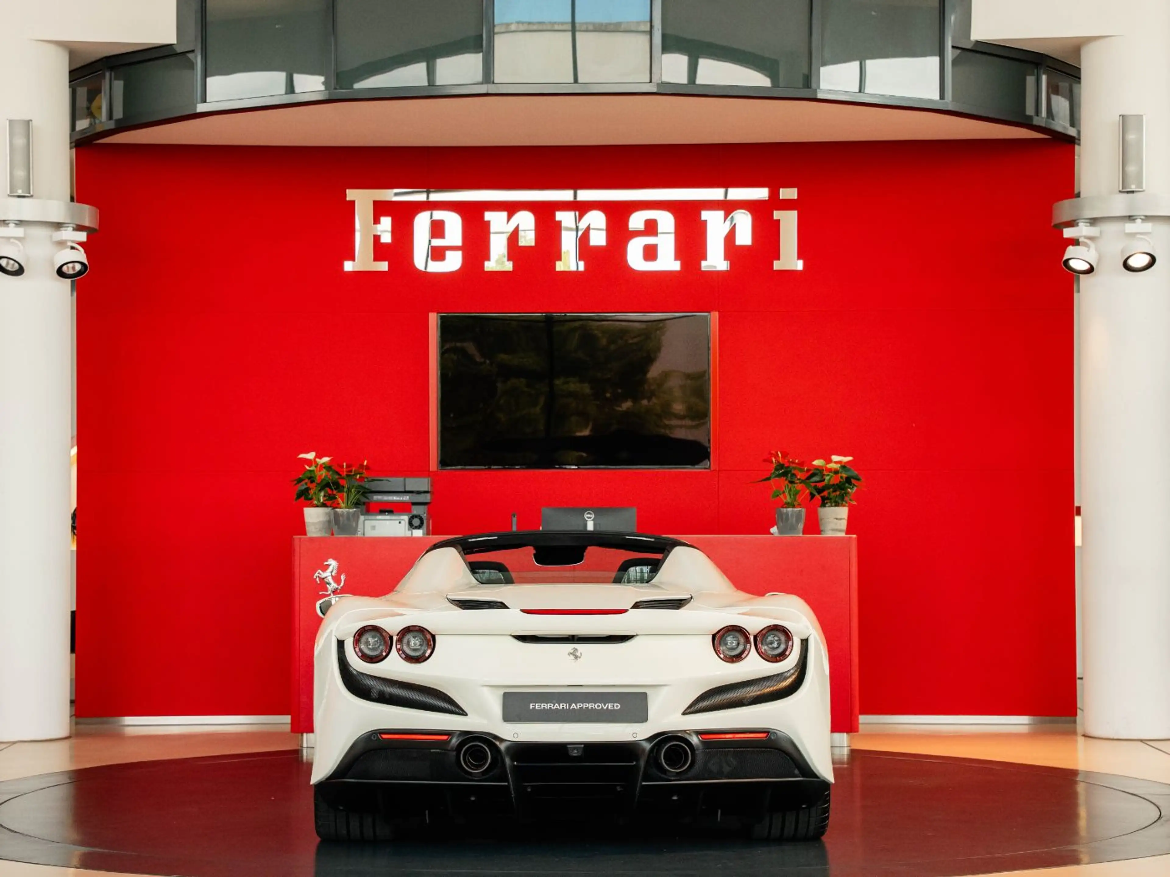 Ferrari F8 Spider Lift*JBL*Tricolore*Racing-Seats — photo 6