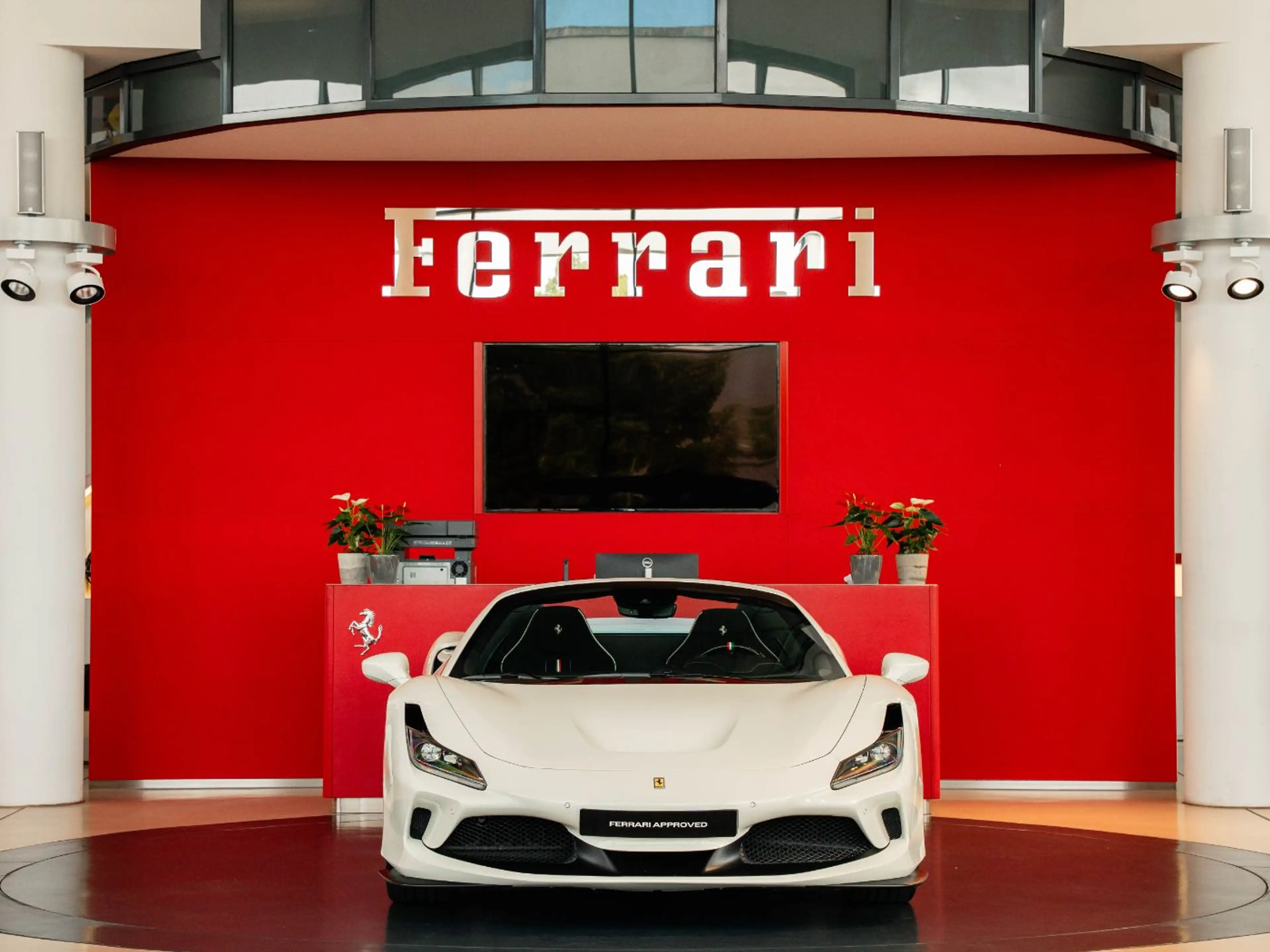 Ferrari F8 Spider Lift*JBL*Tricolore*Racing-Seats — photo 10